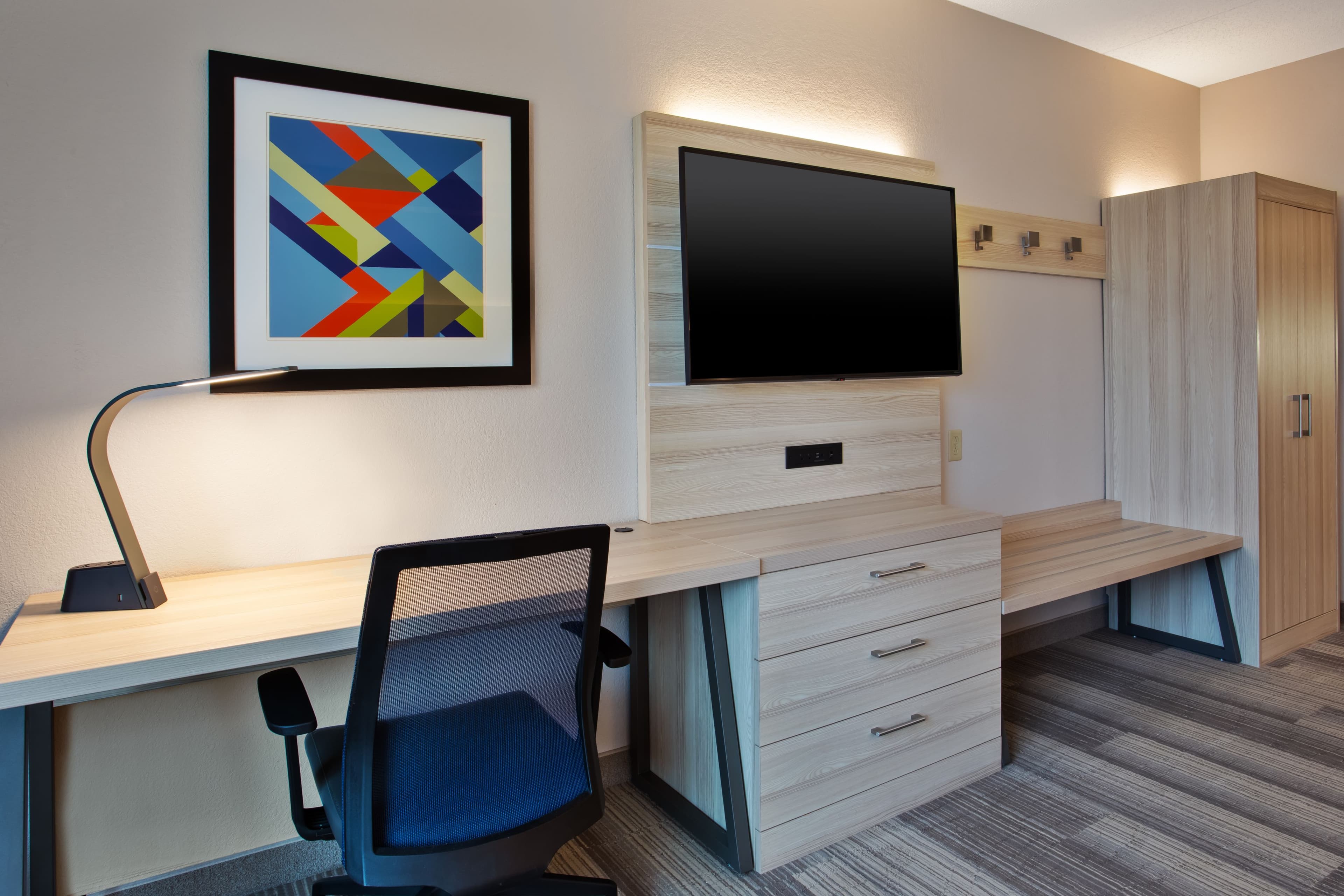 Holiday Inn Express & Suites Rochester Webster - Image 3