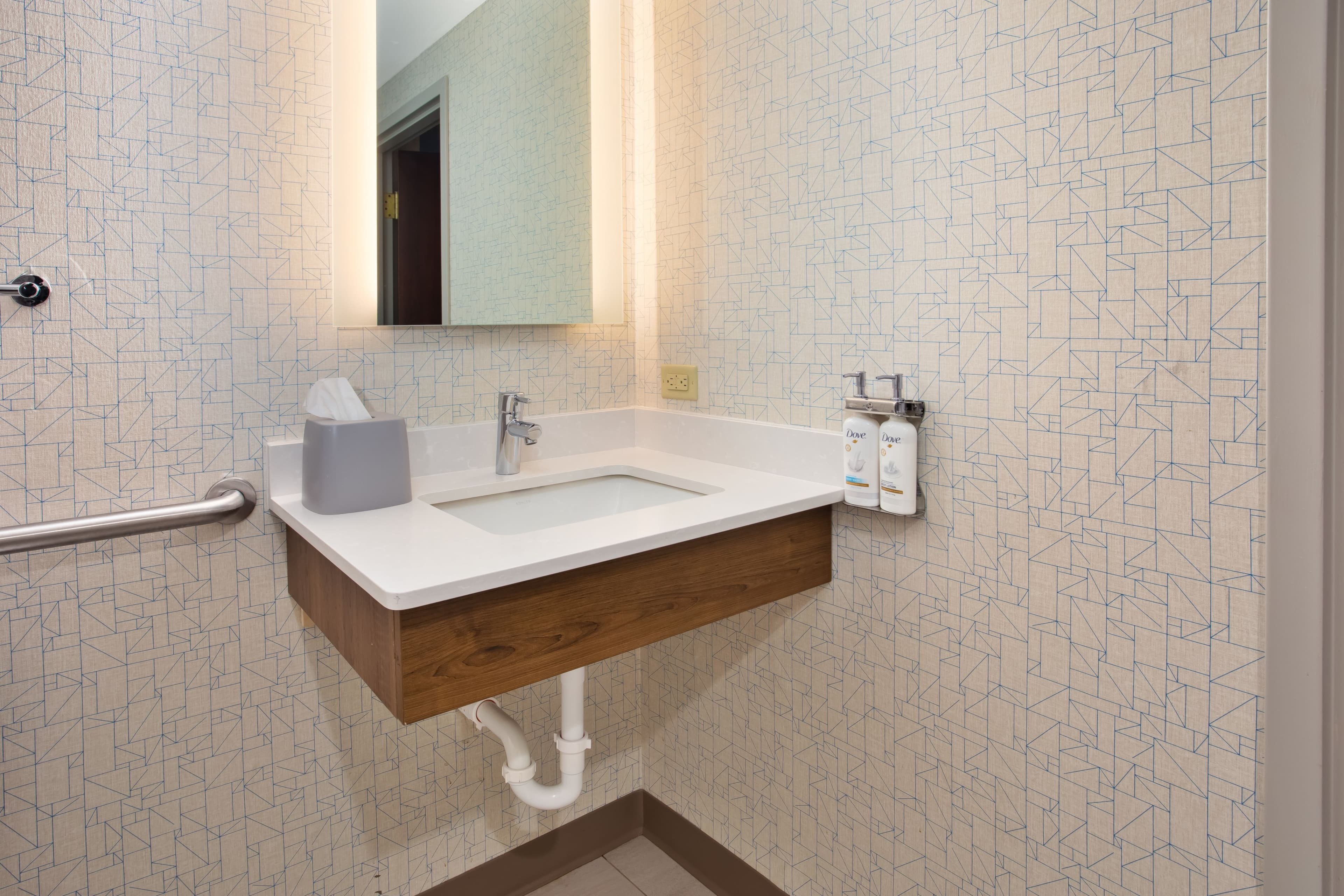 Holiday Inn Express & Suites Rochester Webster — 20