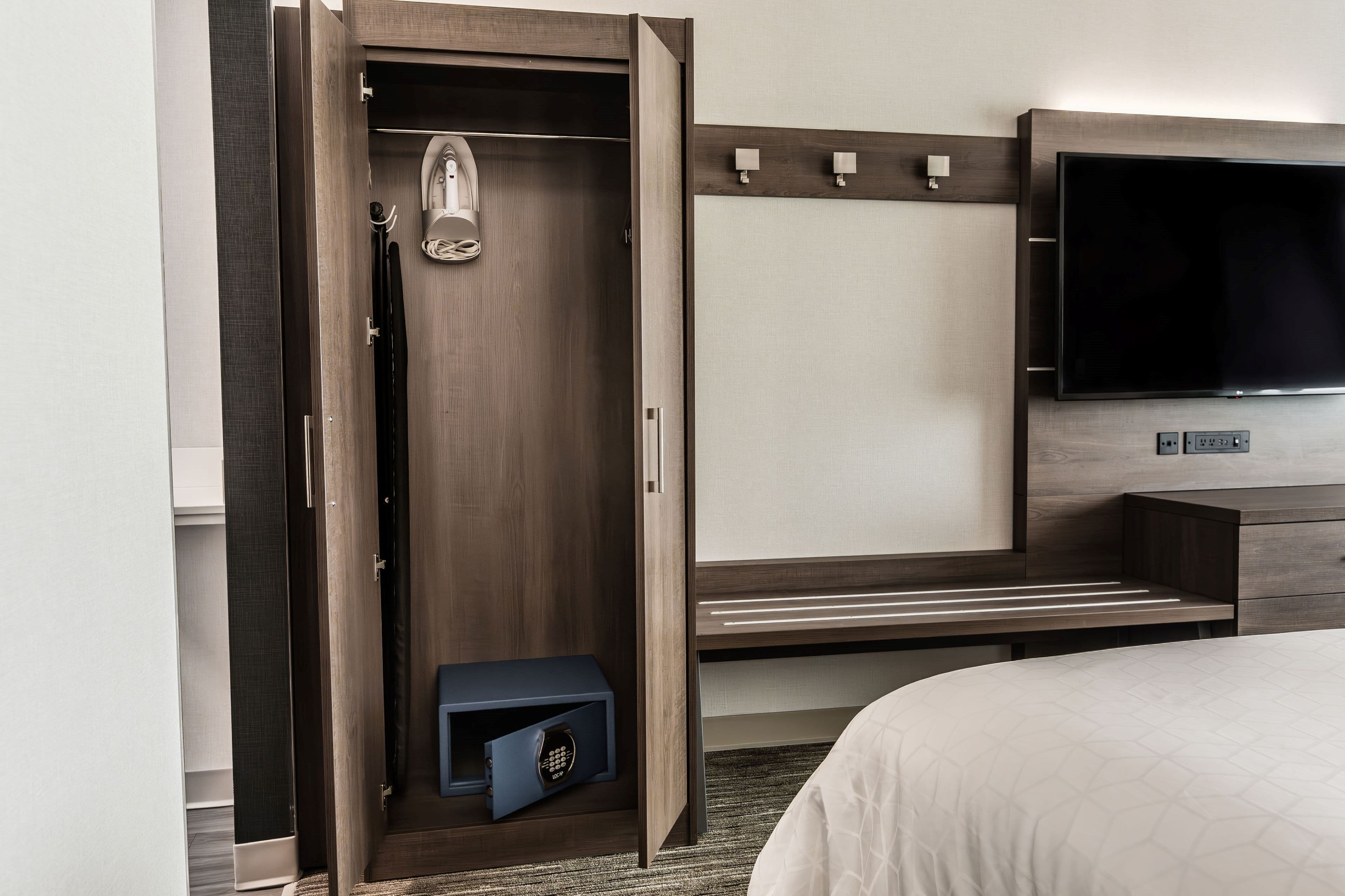 Holiday Inn Express & Suites Welland — 7