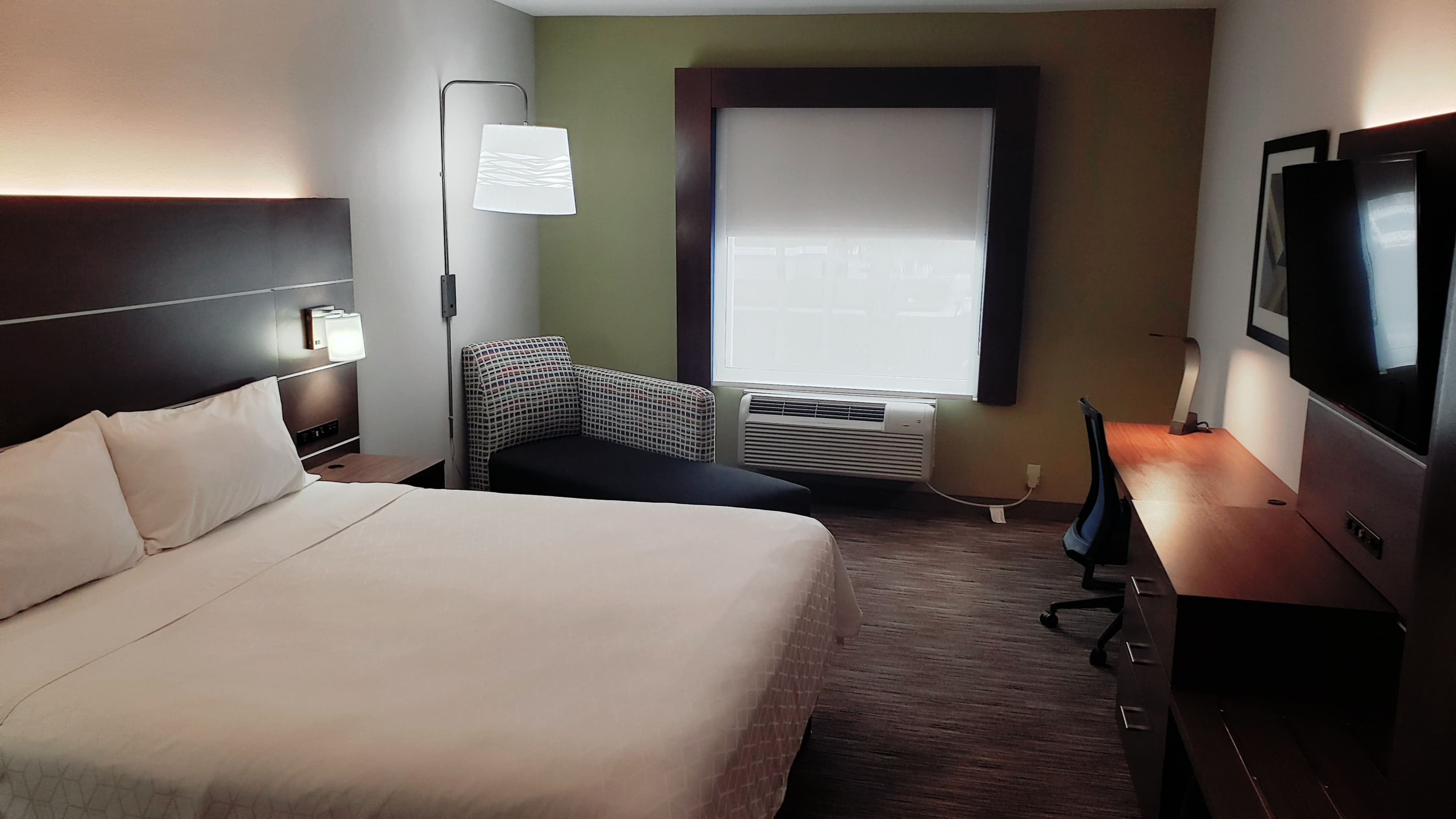 Holiday Inn Express & Suites Weslaco — 6
