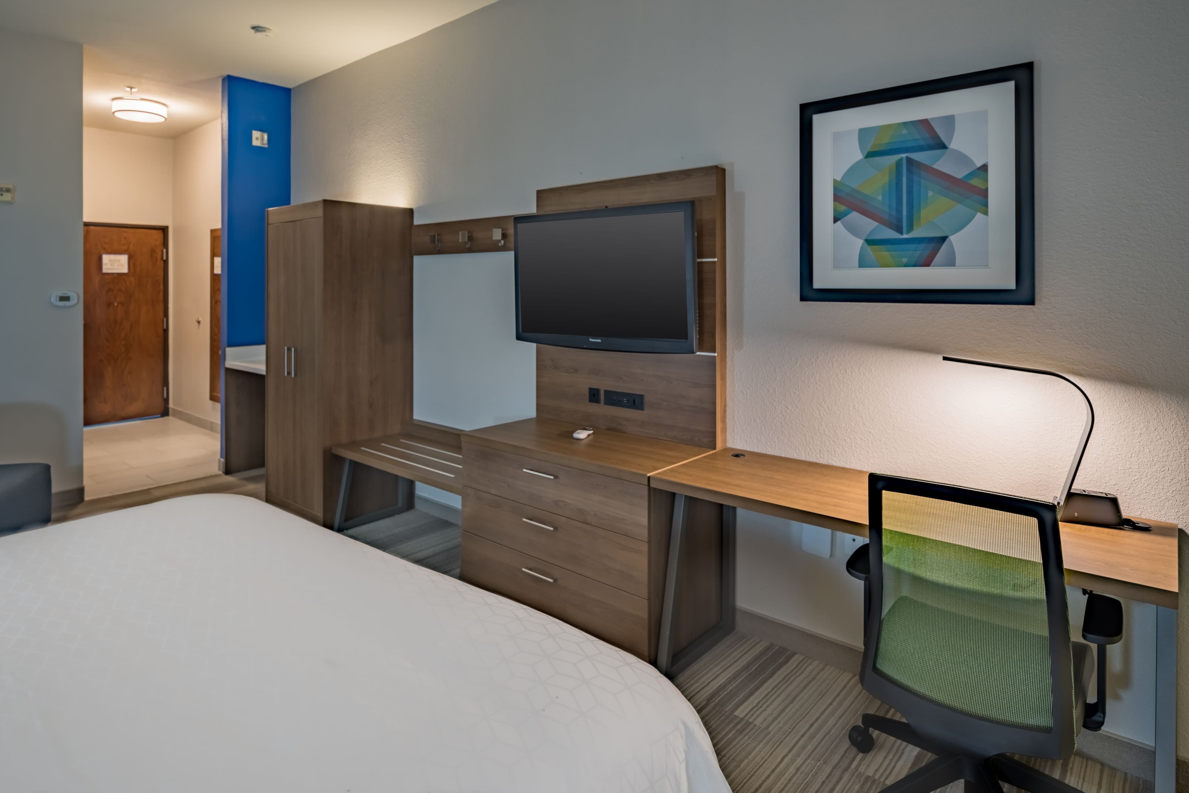 Holiday Inn Express & Suites N Waco Area - West — 10