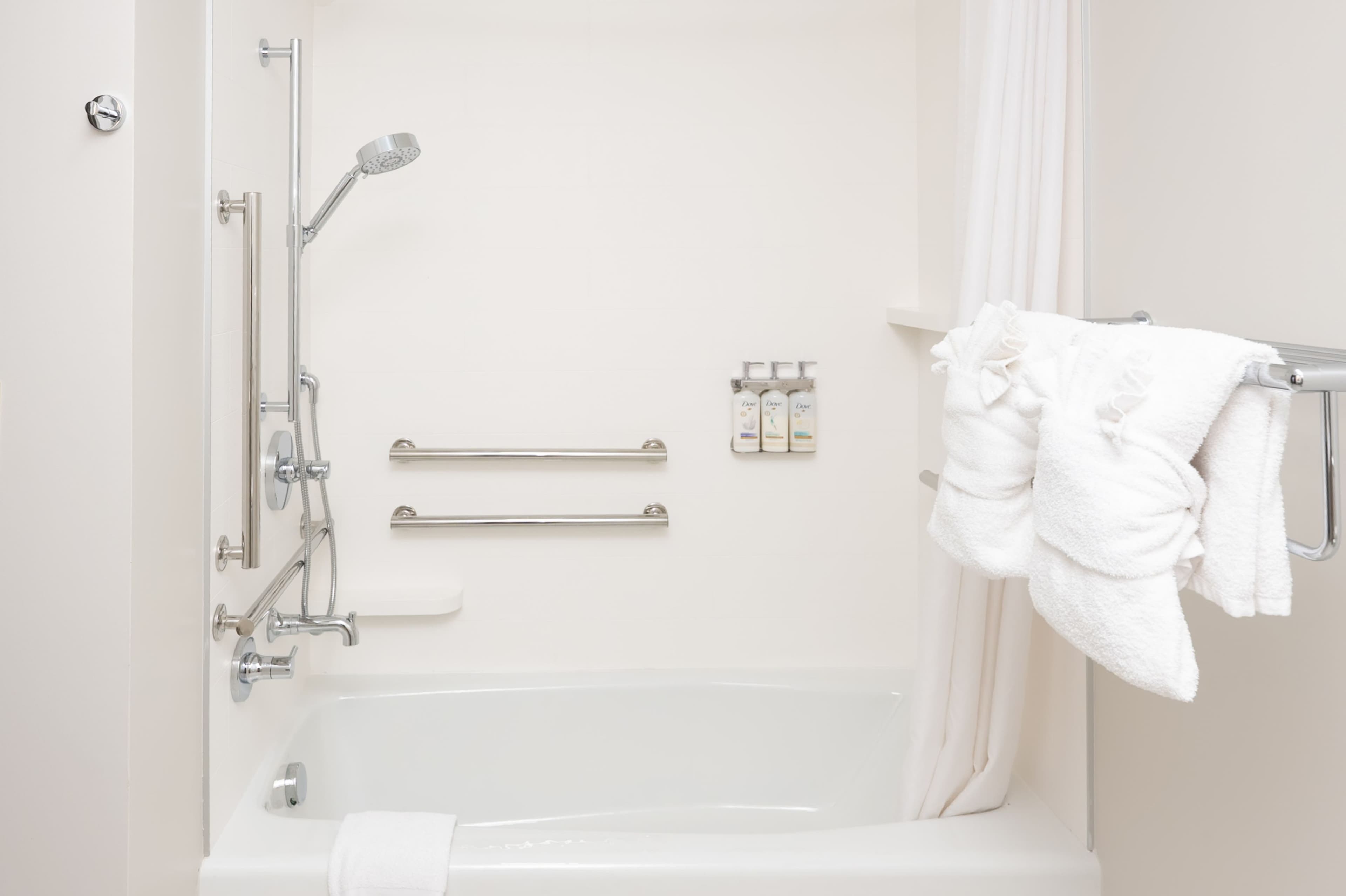 Holiday Inn Express & Suites Burlington - Mount Holly — 11