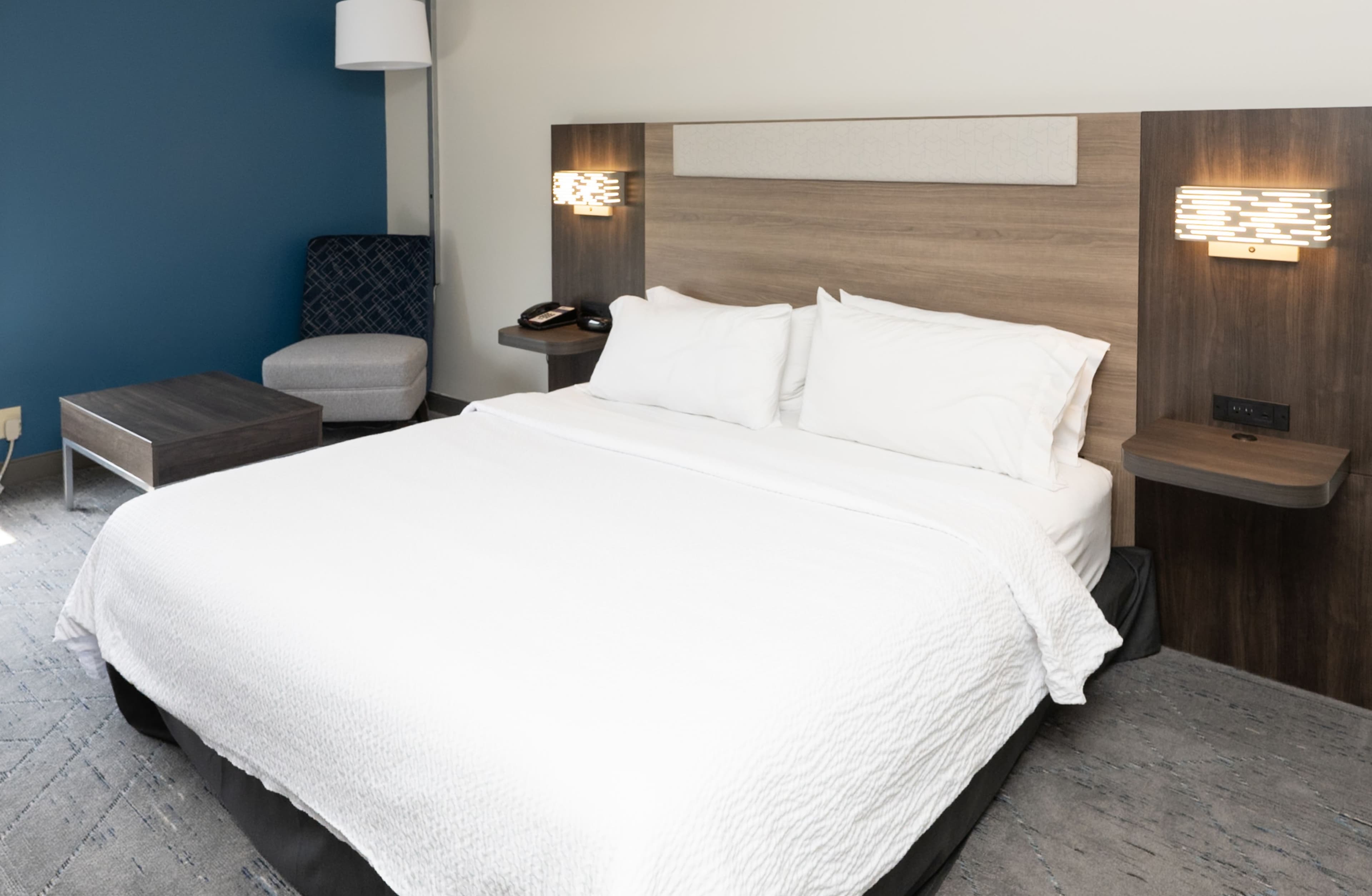 Holiday Inn Express & Suites Burlington - Mount Holly — 9