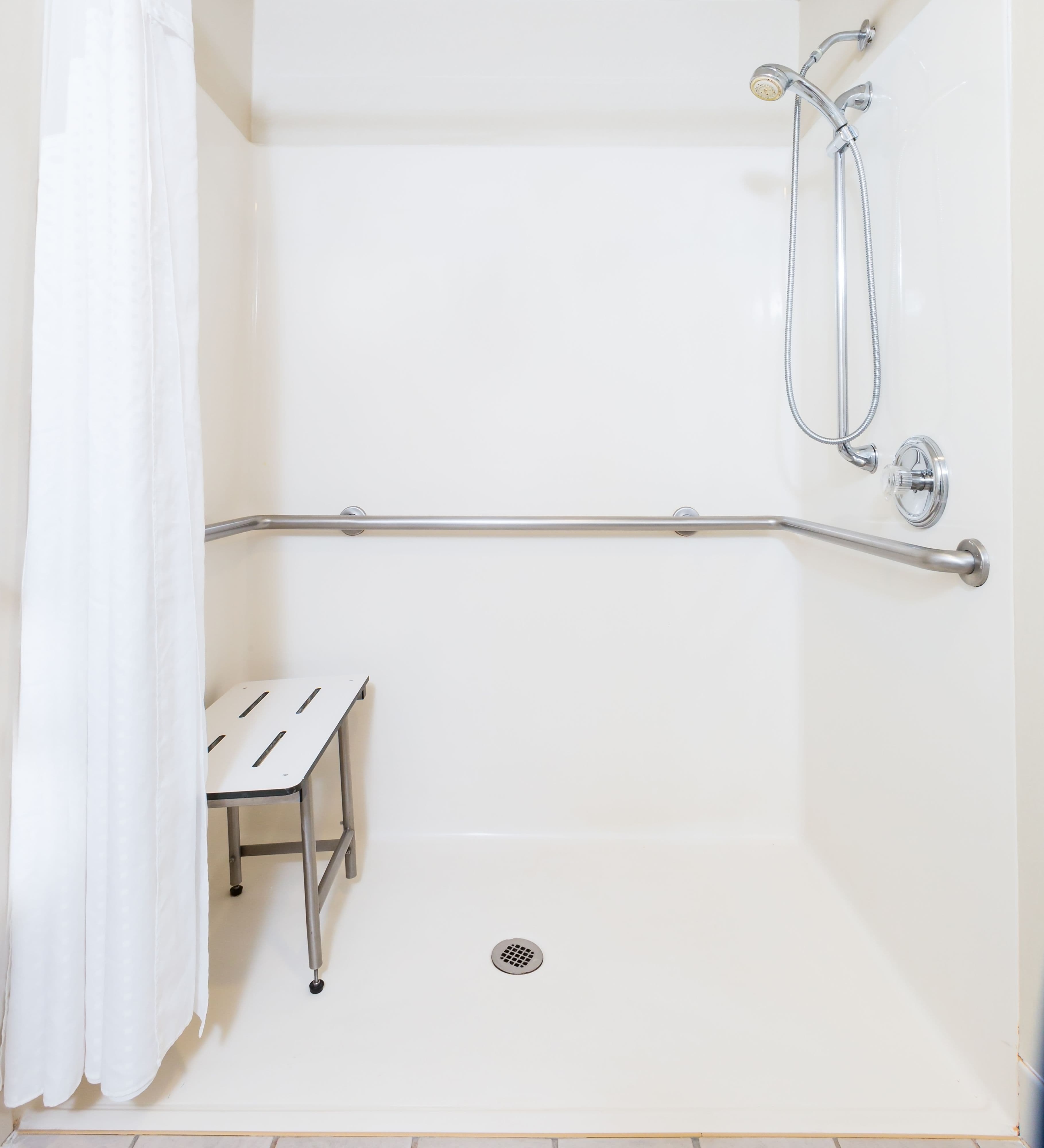 Holiday Inn Express & Suites Burlington - Mount Holly — 10