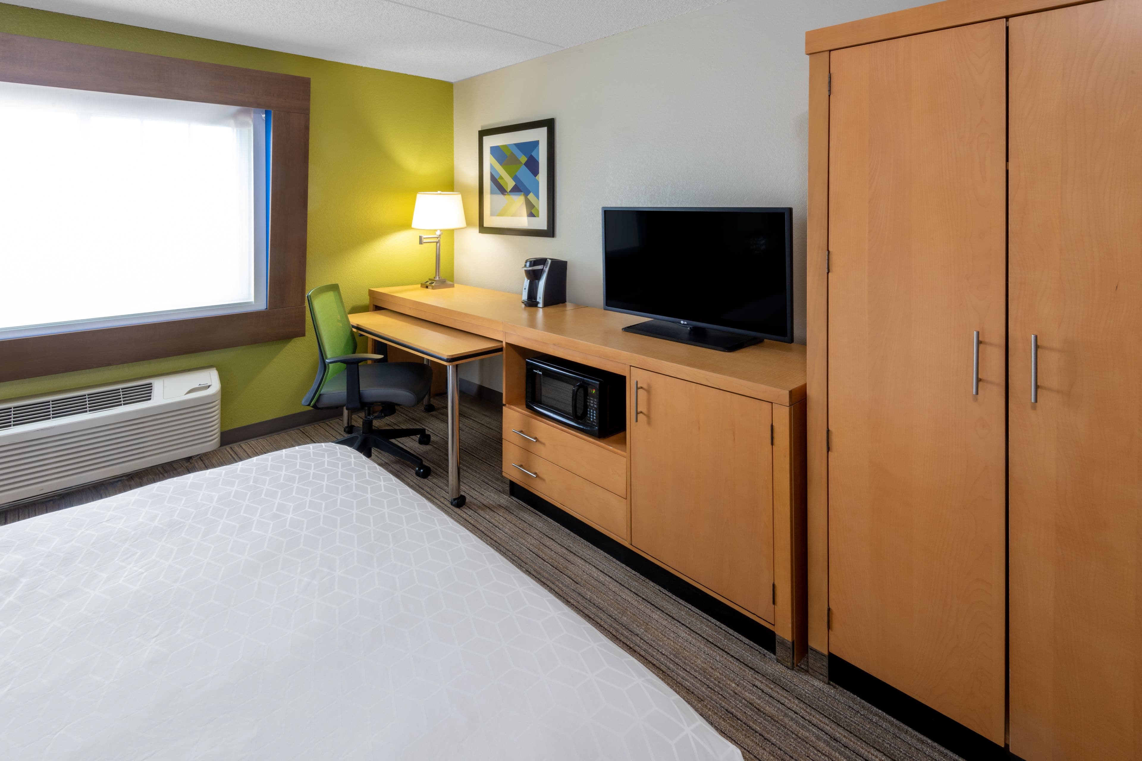 Holiday Inn Express & Suites Wheat Ridge-Denver West — 14