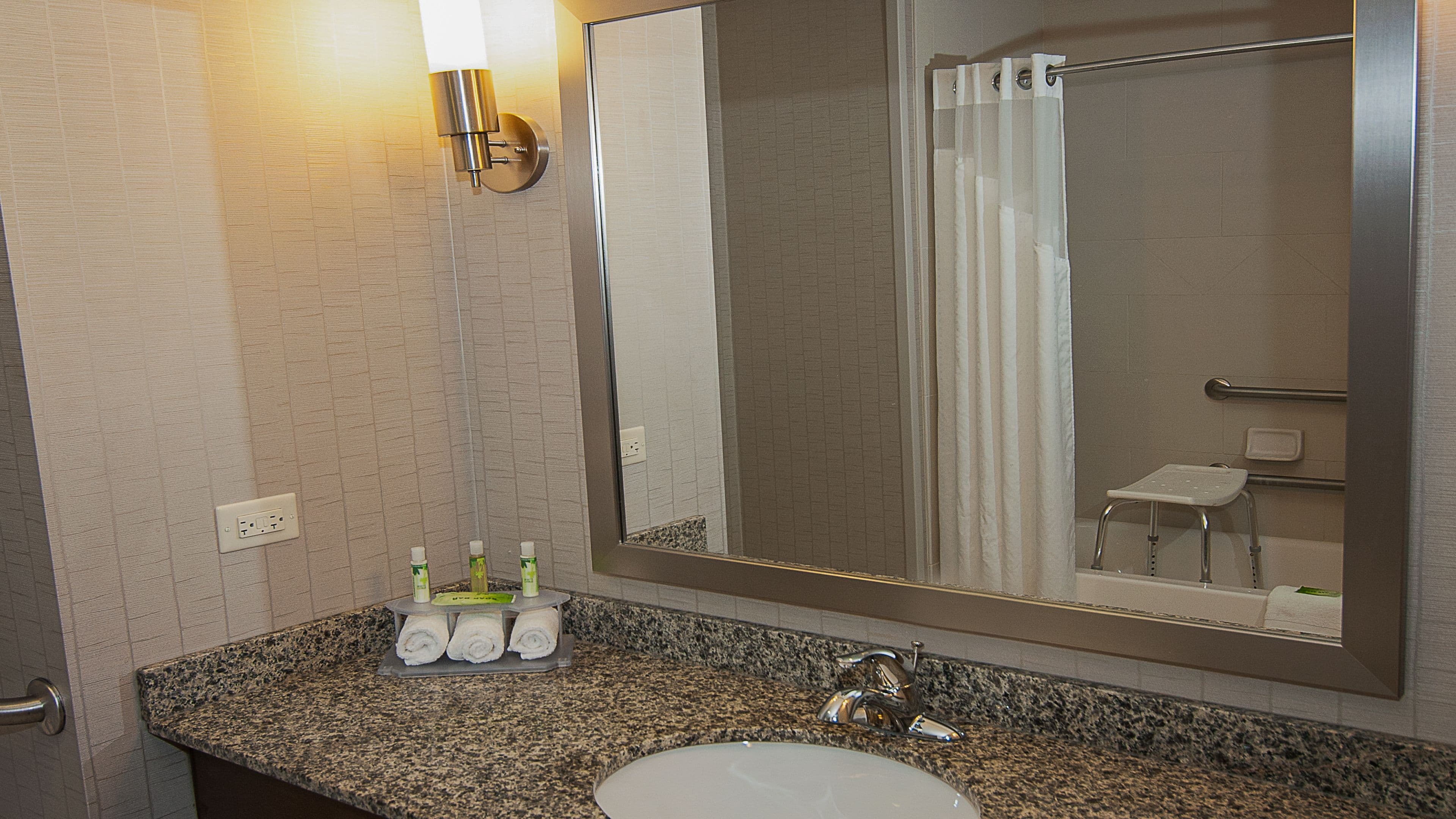 Holiday Inn Express & Suites Wichita Northeast — 14