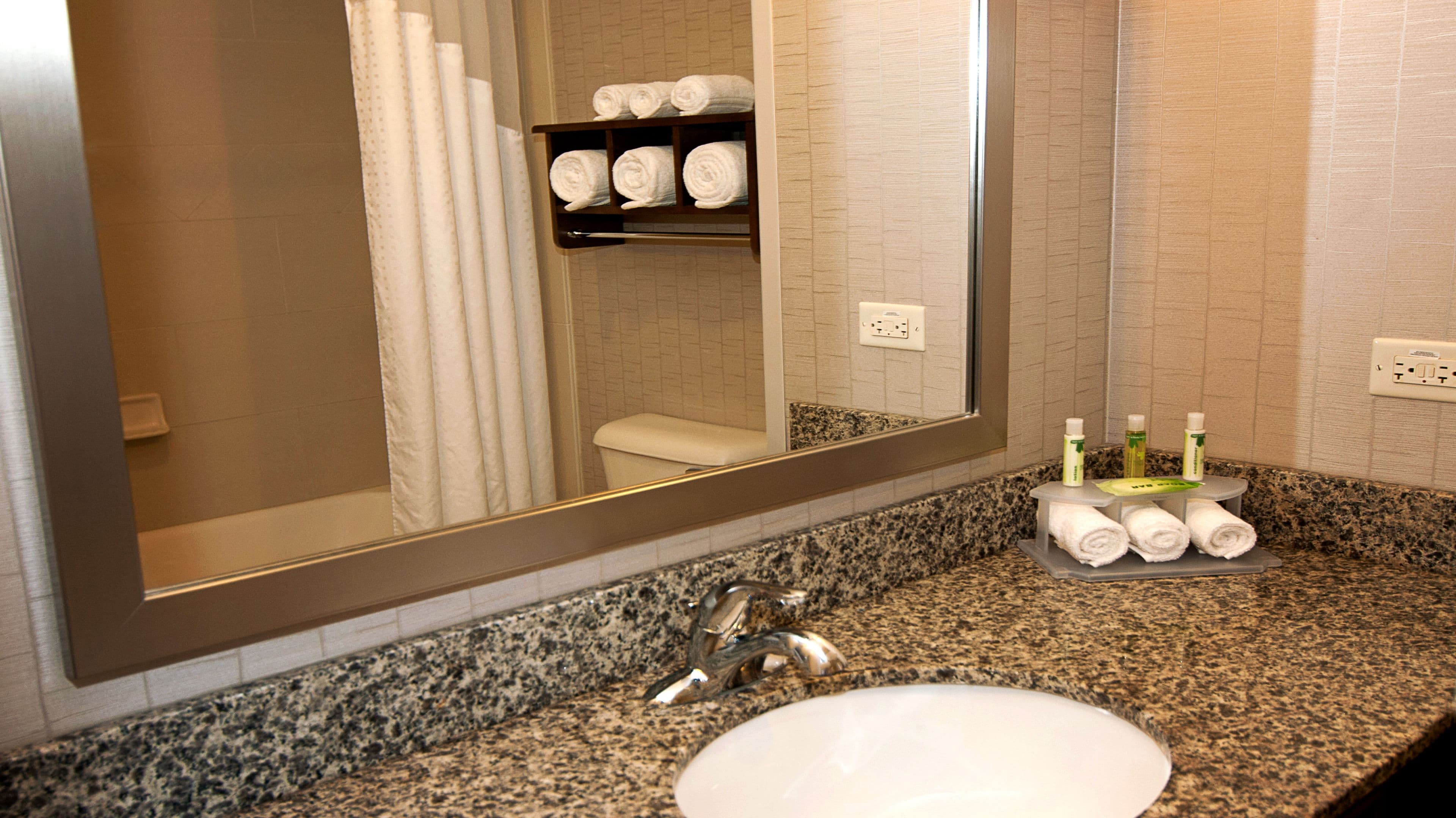 Holiday Inn Express & Suites Wichita Northeast — 17