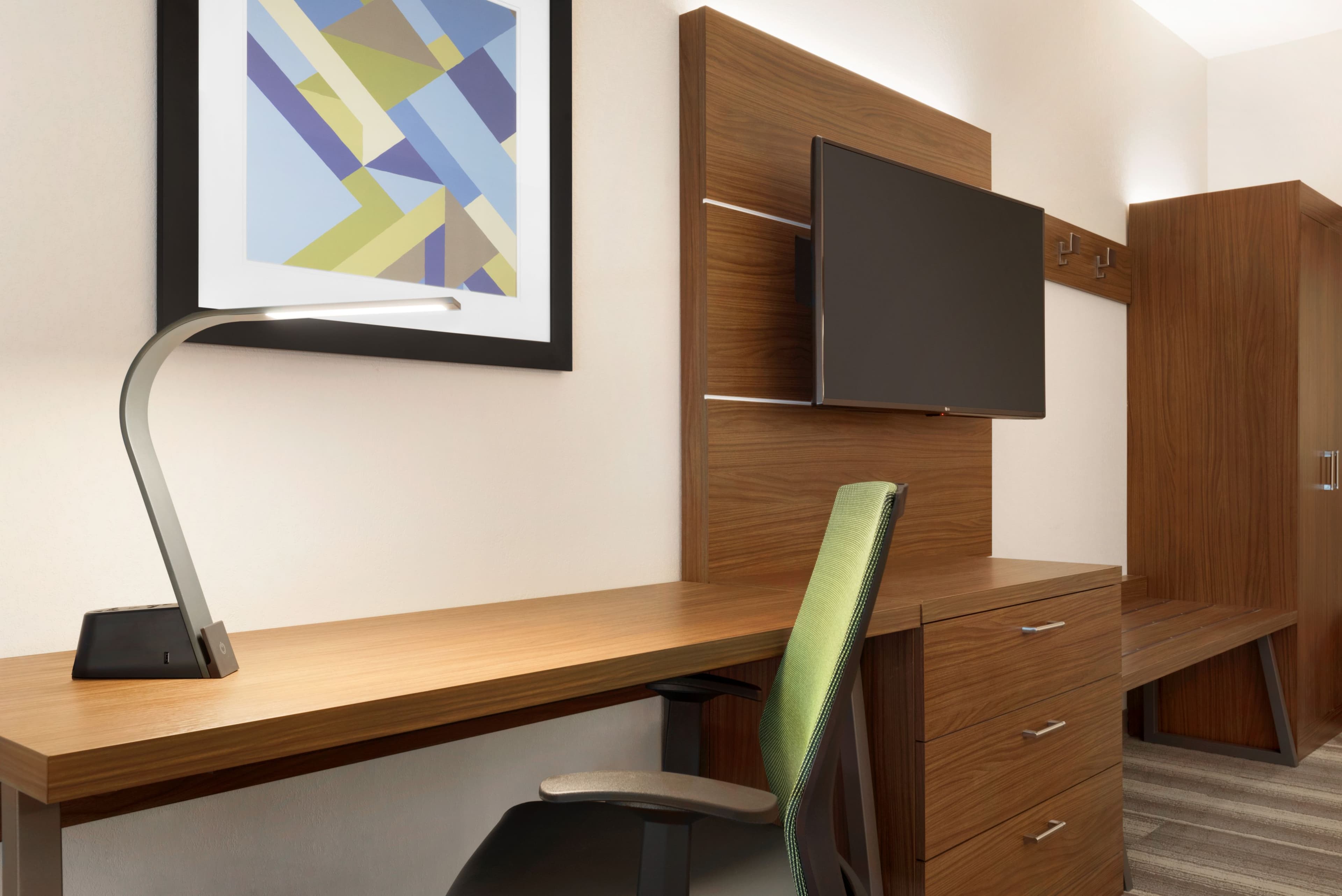 Holiday Inn Express & Suites Cincinnati South - Wilder — 6
