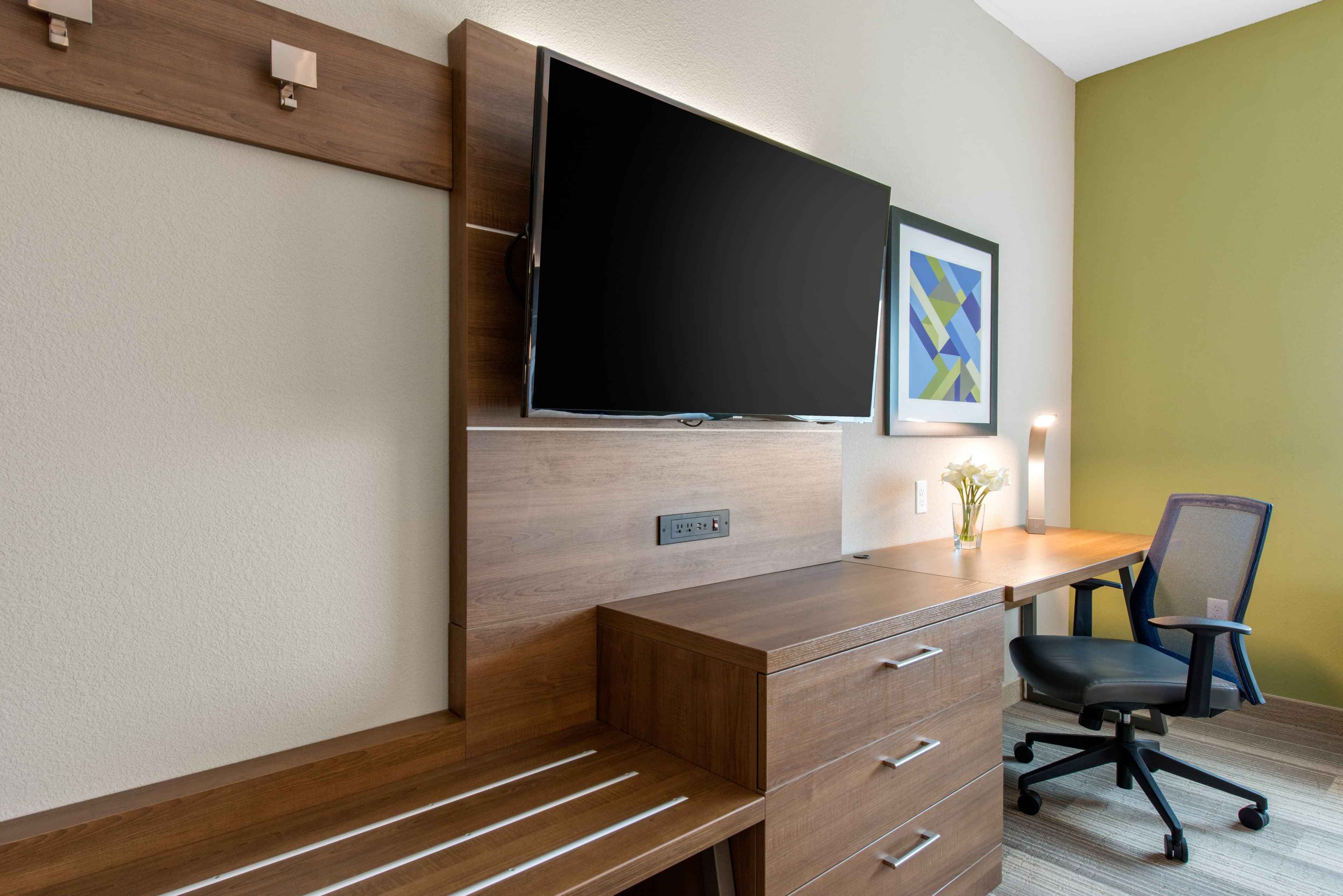 Holiday Inn Express & Suites Wildwood – The Villages - Image 5