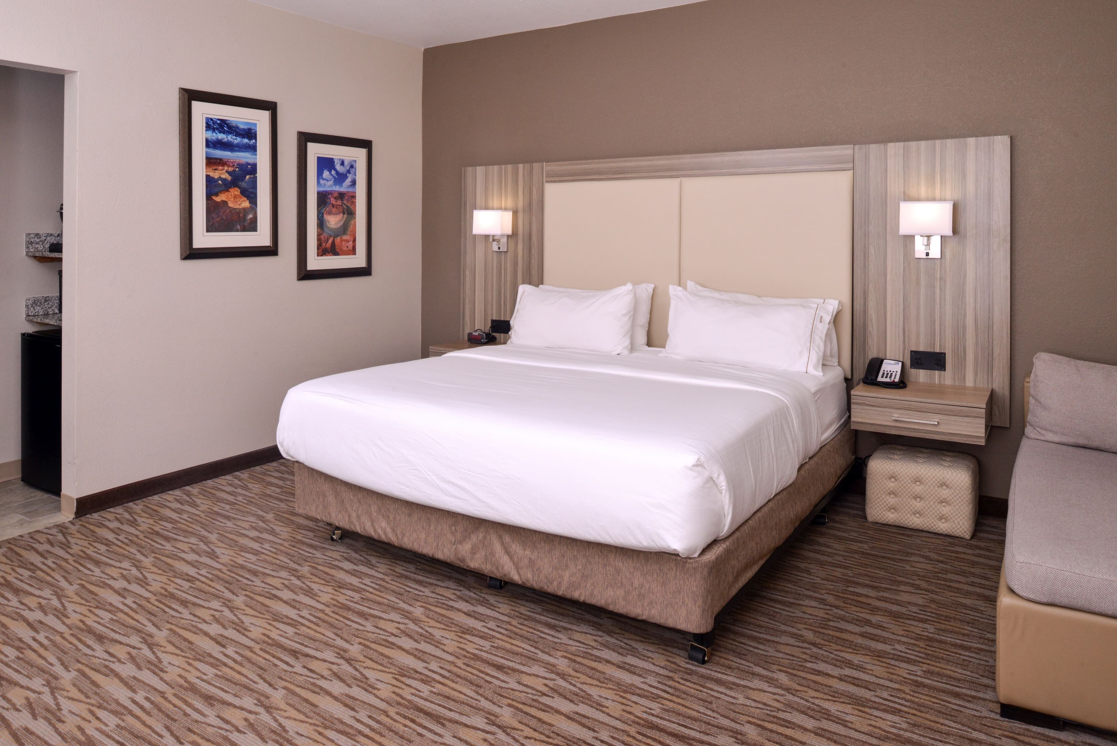 Holiday Inn Express & Suites Williams — 6