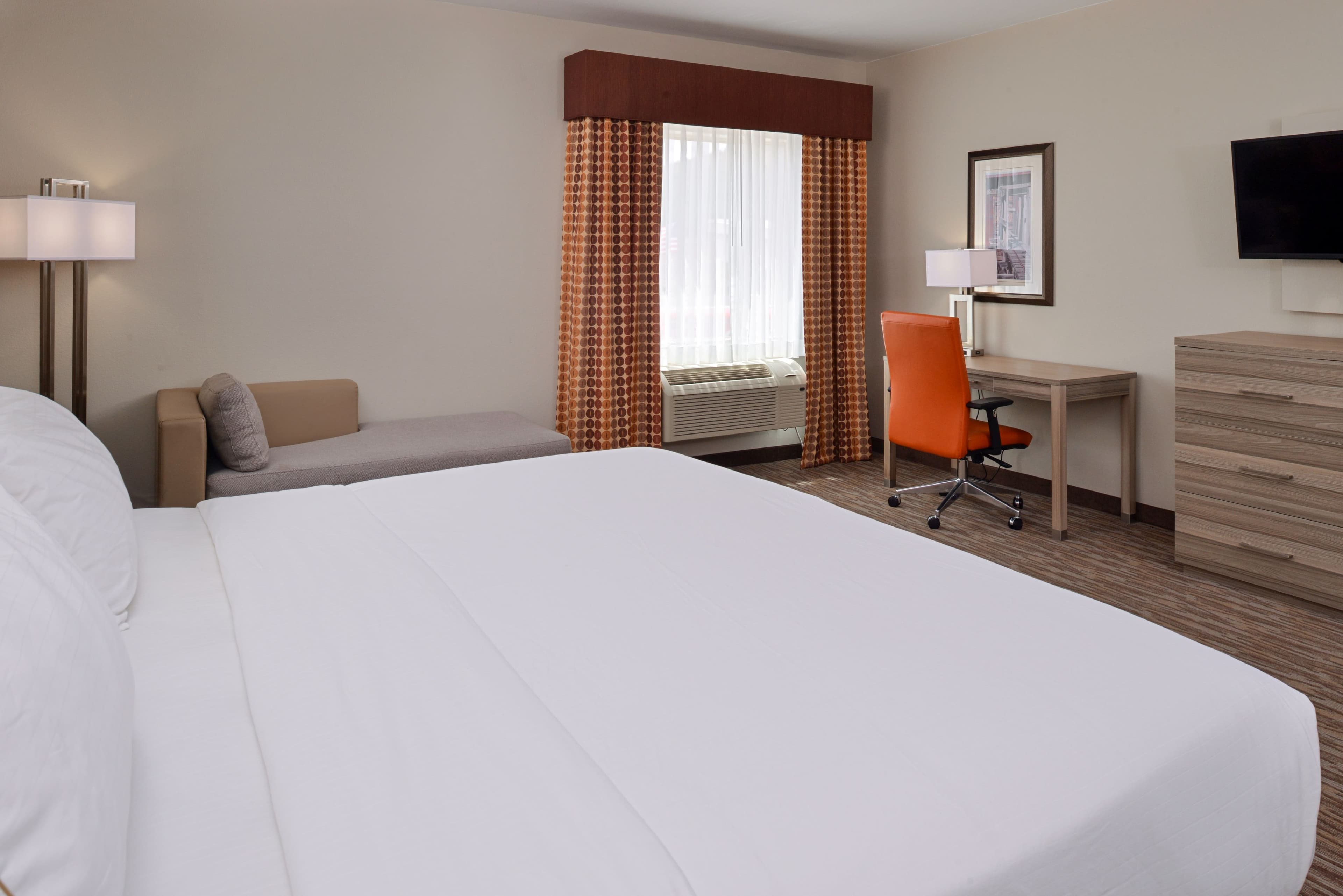 Holiday Inn Express & Suites Williams — 10