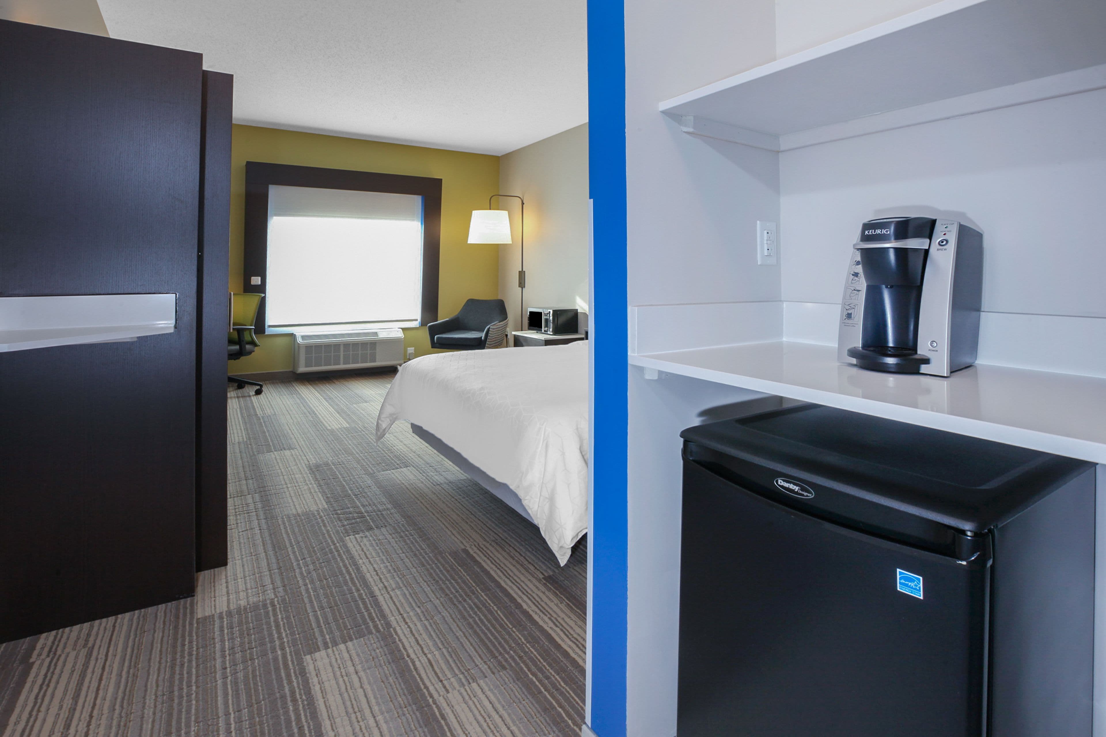 Holiday Inn Express & Suites Woodhaven — 16