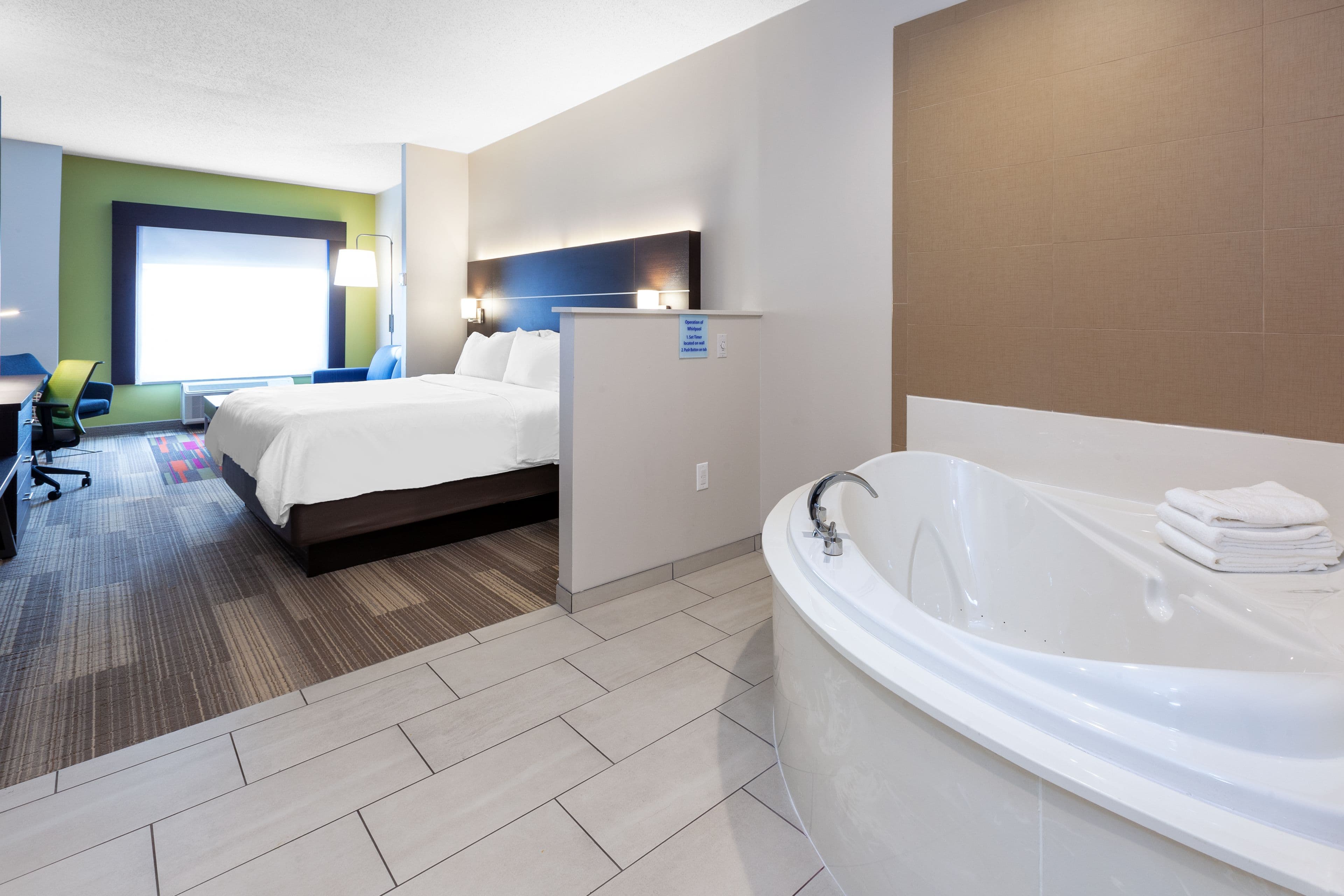 Holiday Inn Express & Suites Woodhaven — 26