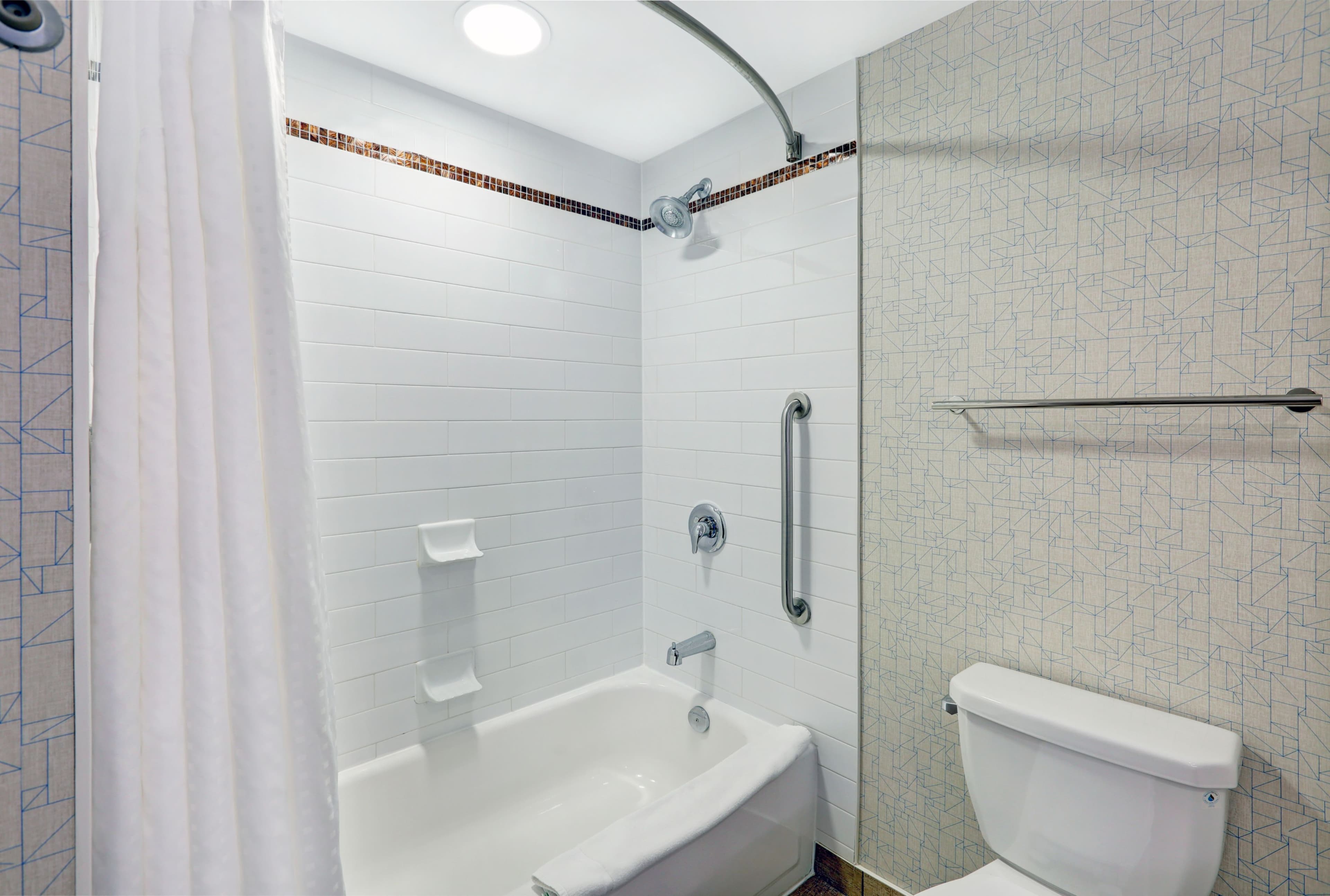 Holiday Inn Express & Suites Woodstock South — 9