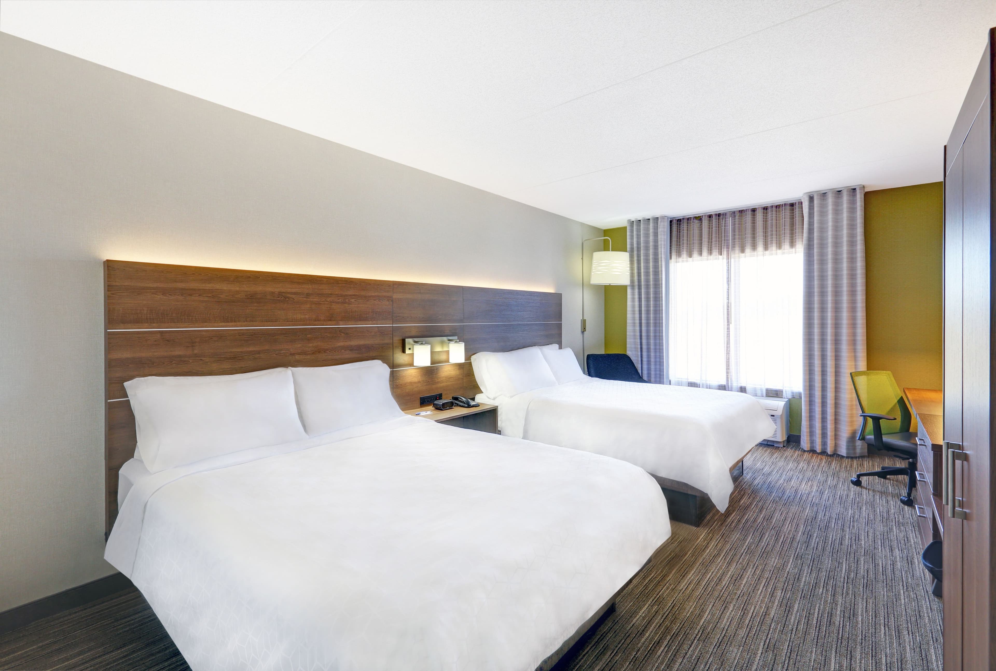 Holiday Inn Express & Suites Woodstock South — 8