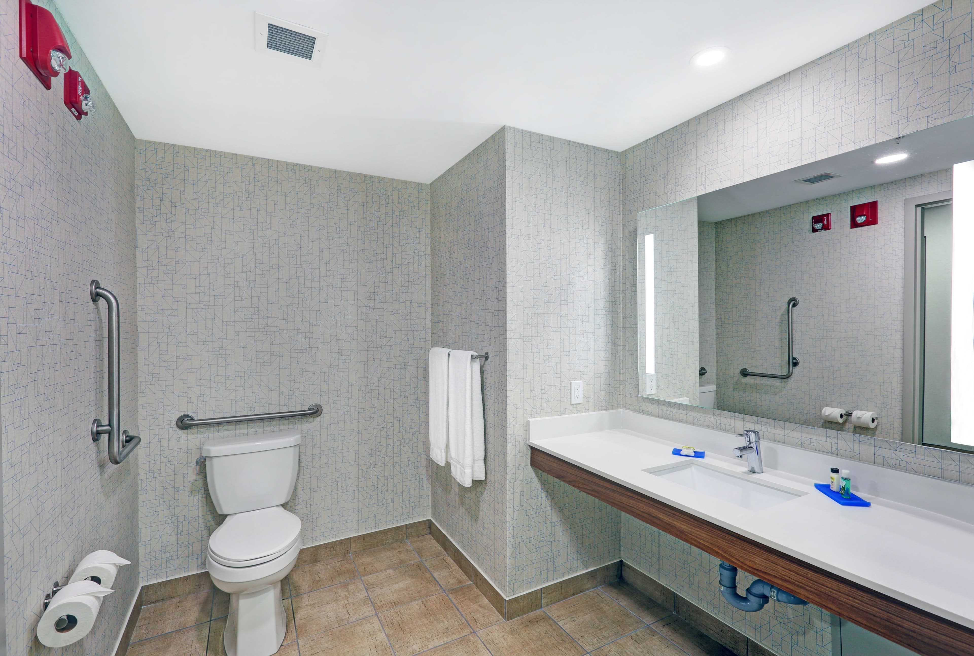 Holiday Inn Express & Suites Woodstock South — 15