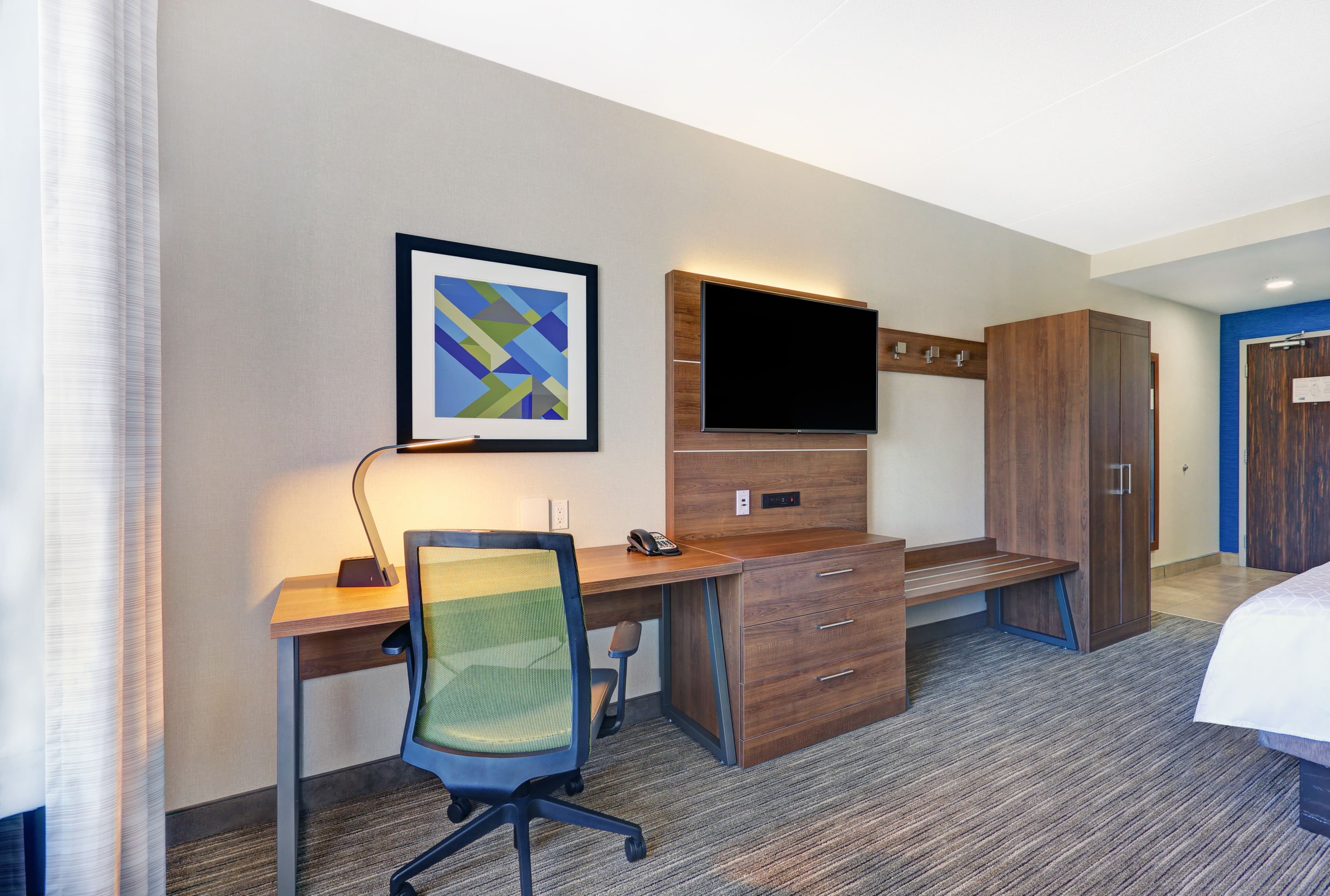 Holiday Inn Express & Suites Woodstock South — 10