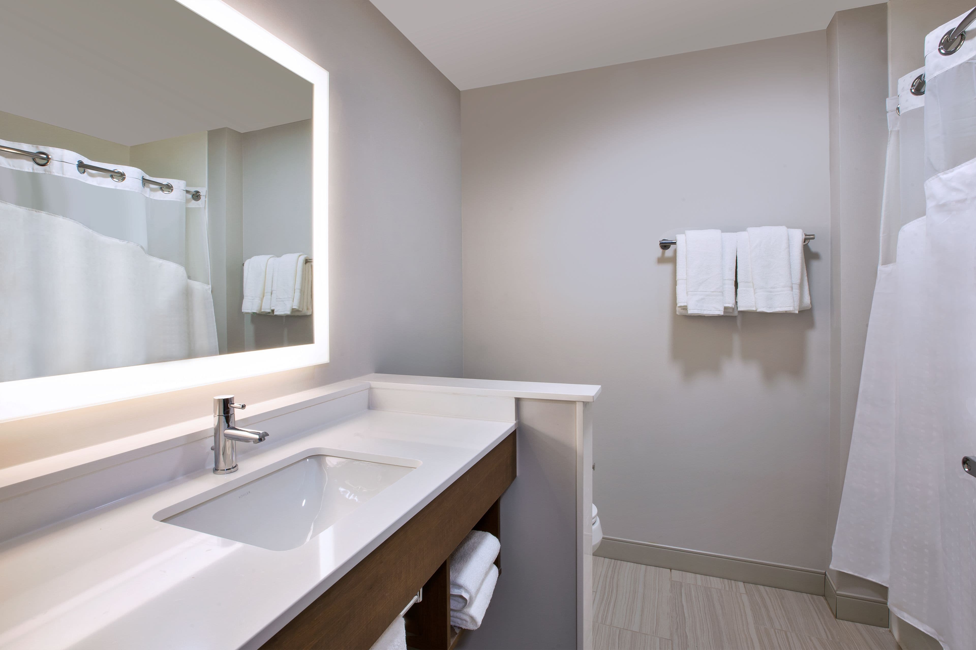Holiday Inn Express & Suites Wooster — 8