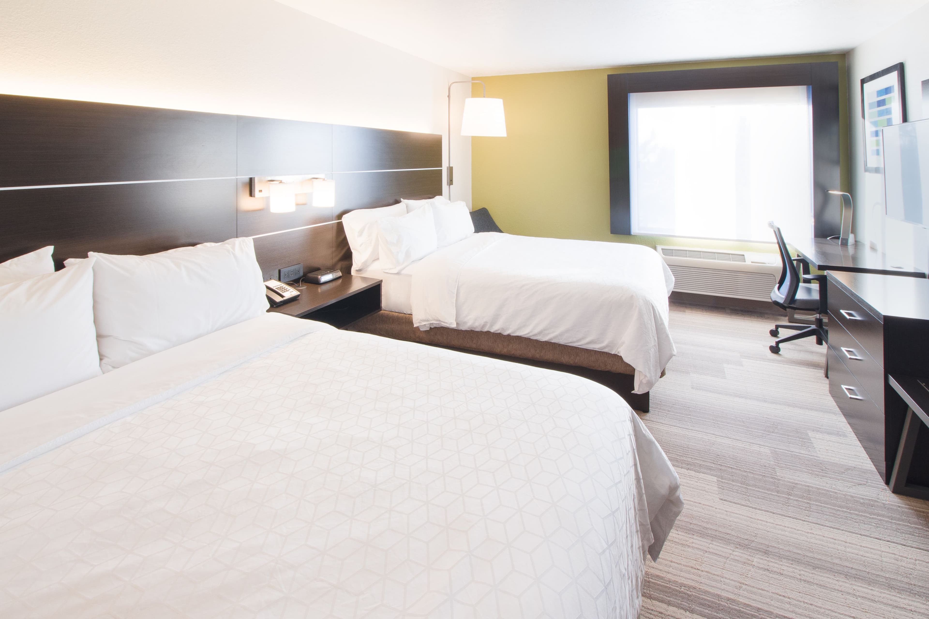 Holiday Inn Express & Suites Worthington — 20