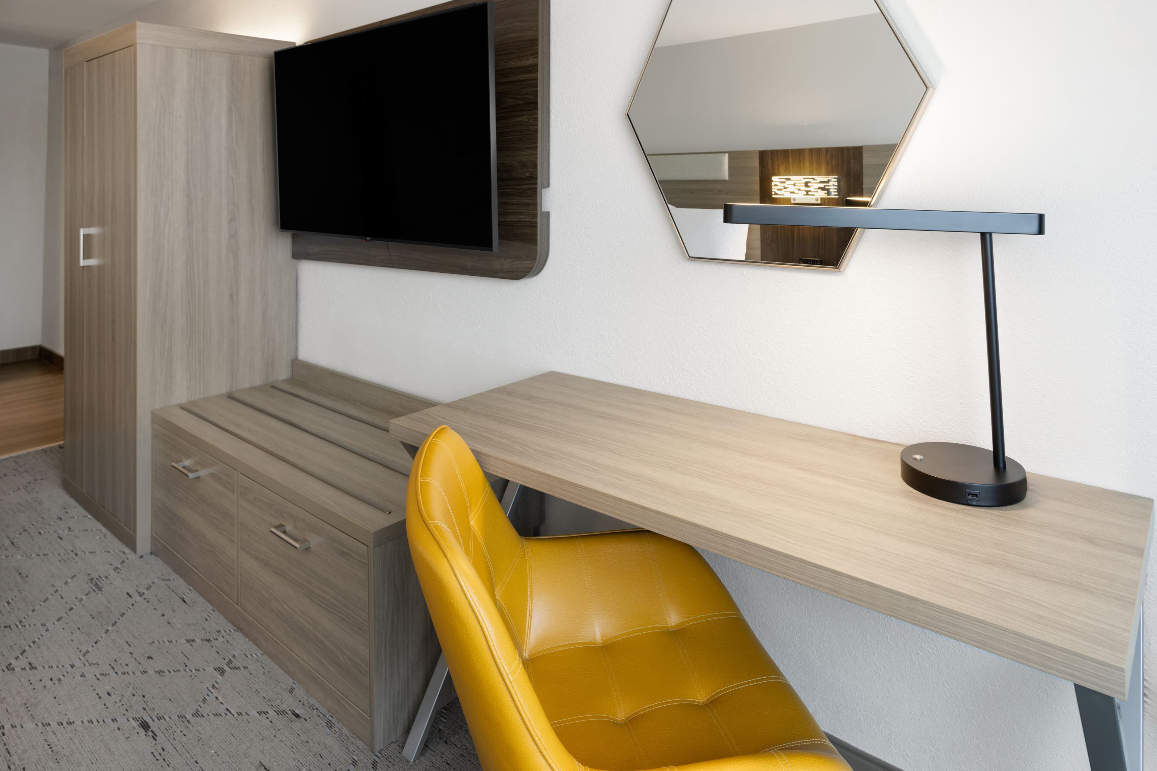 Holiday Inn Express & Suites Wyomissing - Image 3