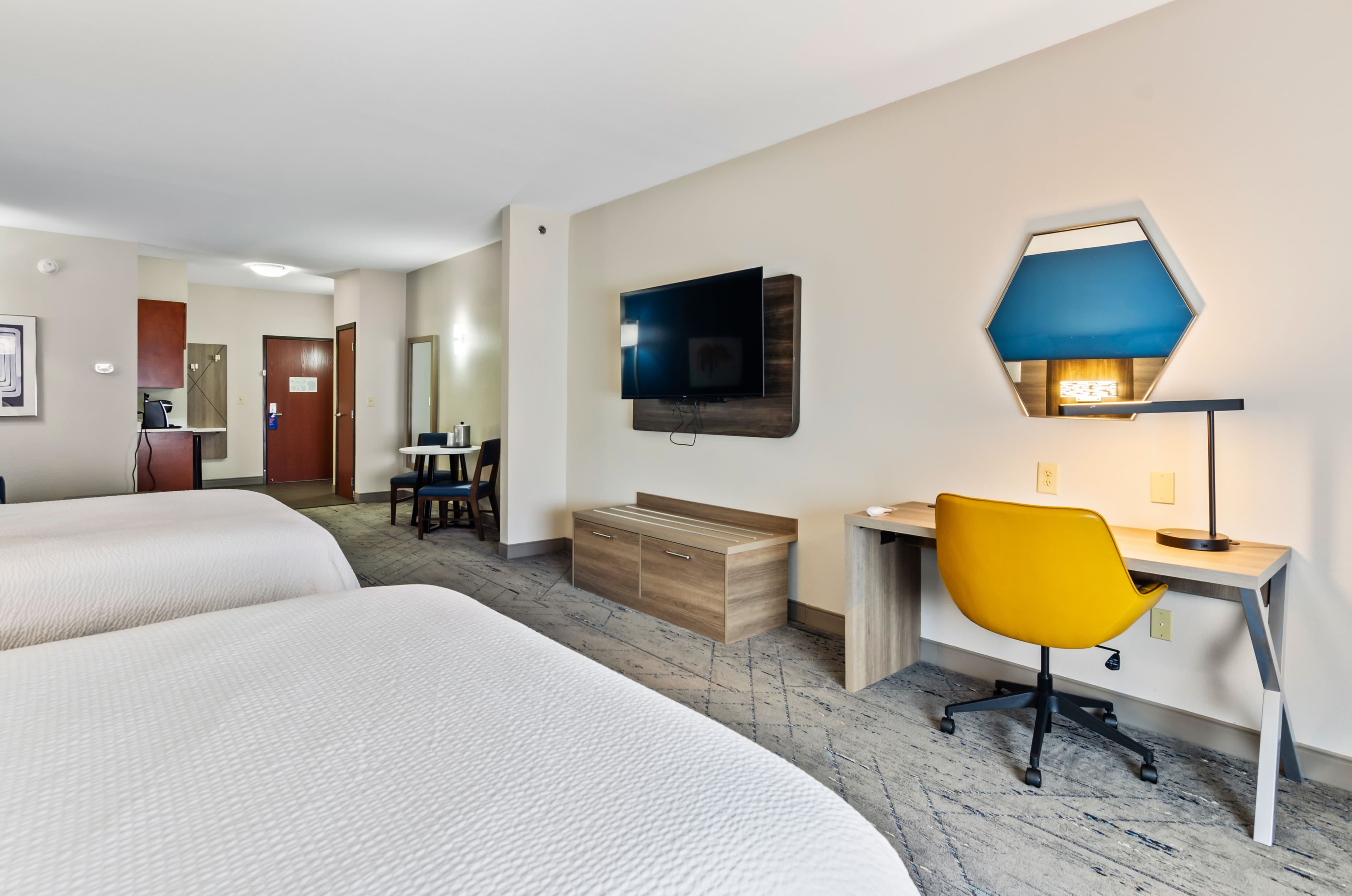 Holiday Inn Express & Suites Wytheville — 22