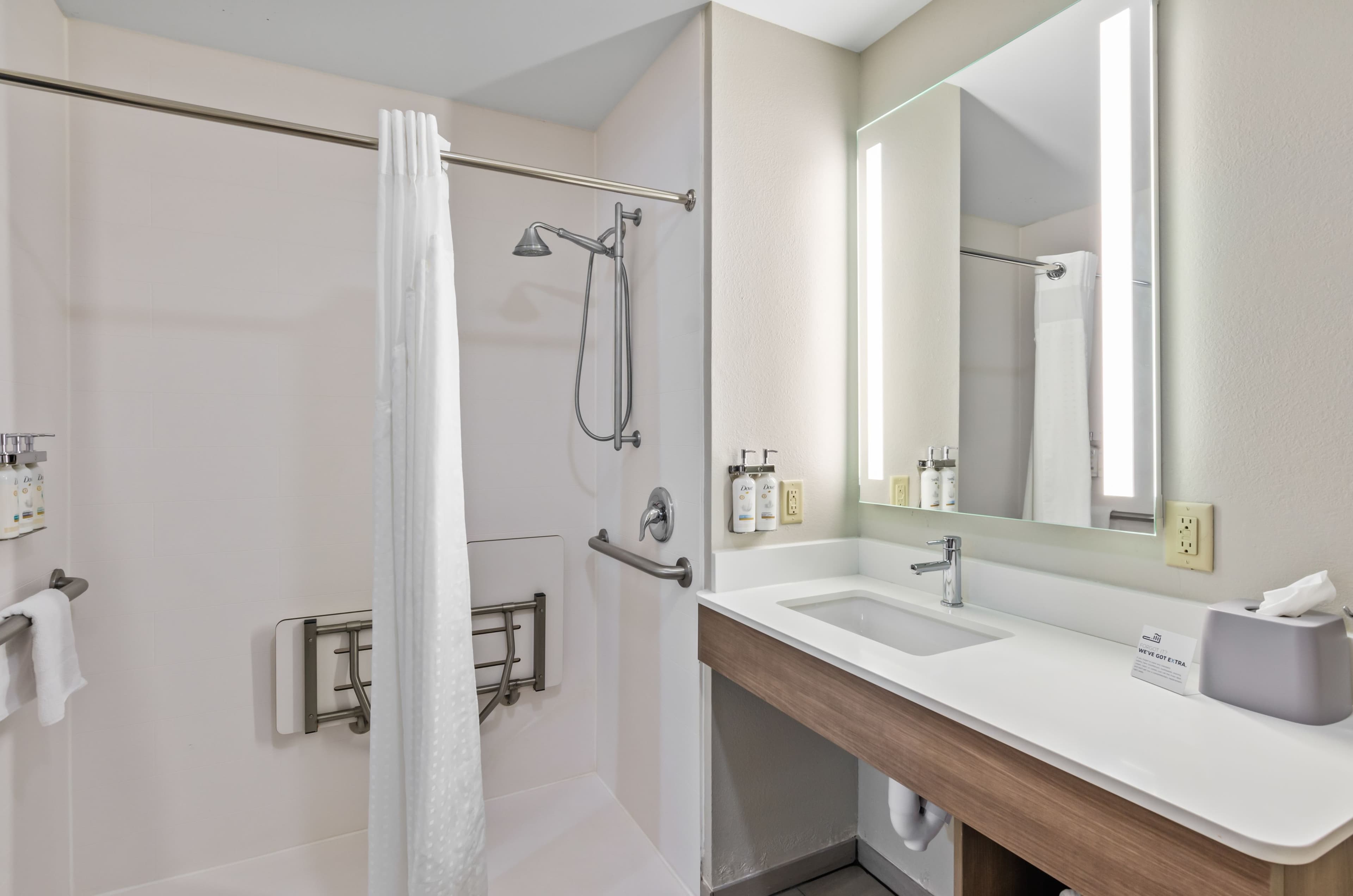 Holiday Inn Express & Suites Wytheville — 7