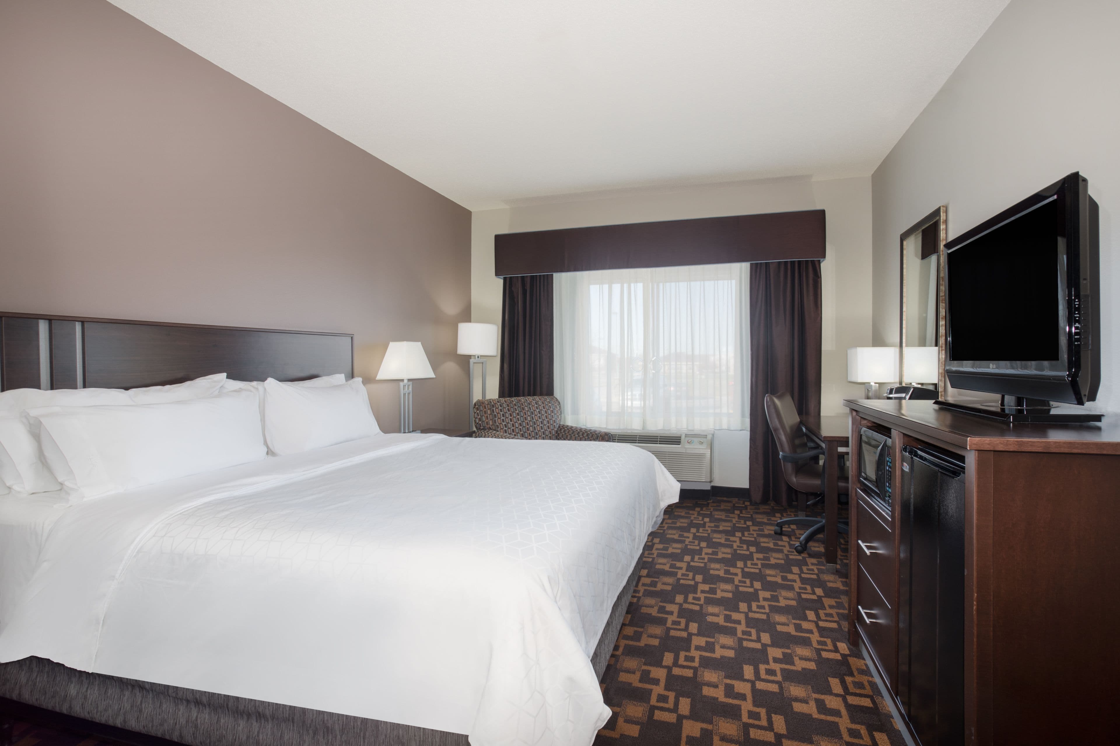 Holiday Inn Express & Suites Yankton — 7
