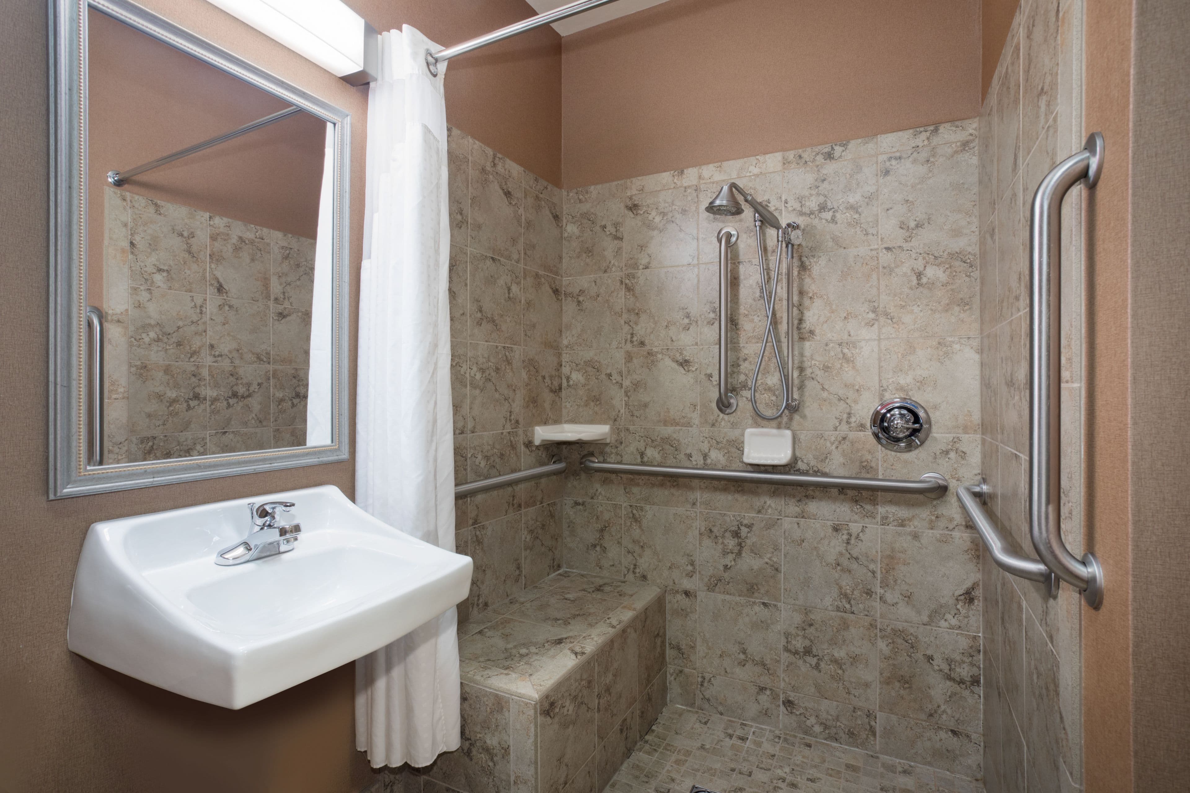 Holiday Inn Express & Suites Yankton — 9