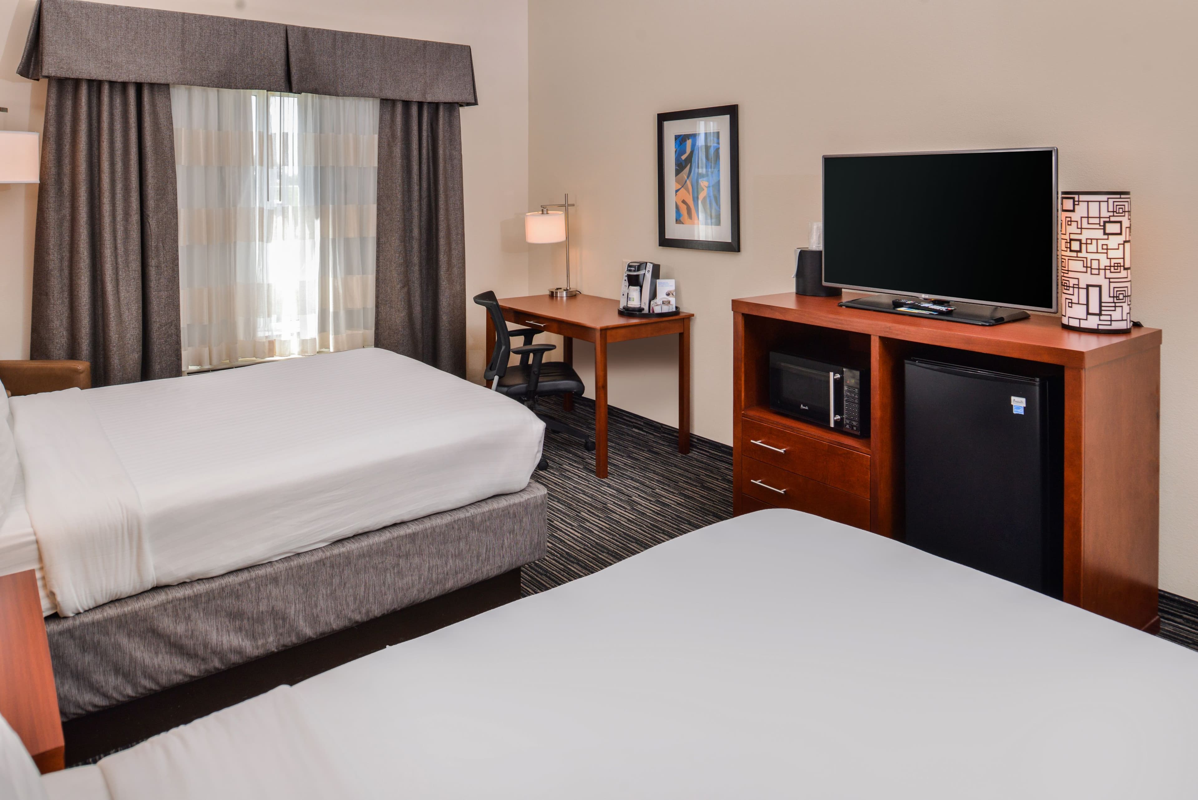 Holiday Inn Express & Suites York — 12