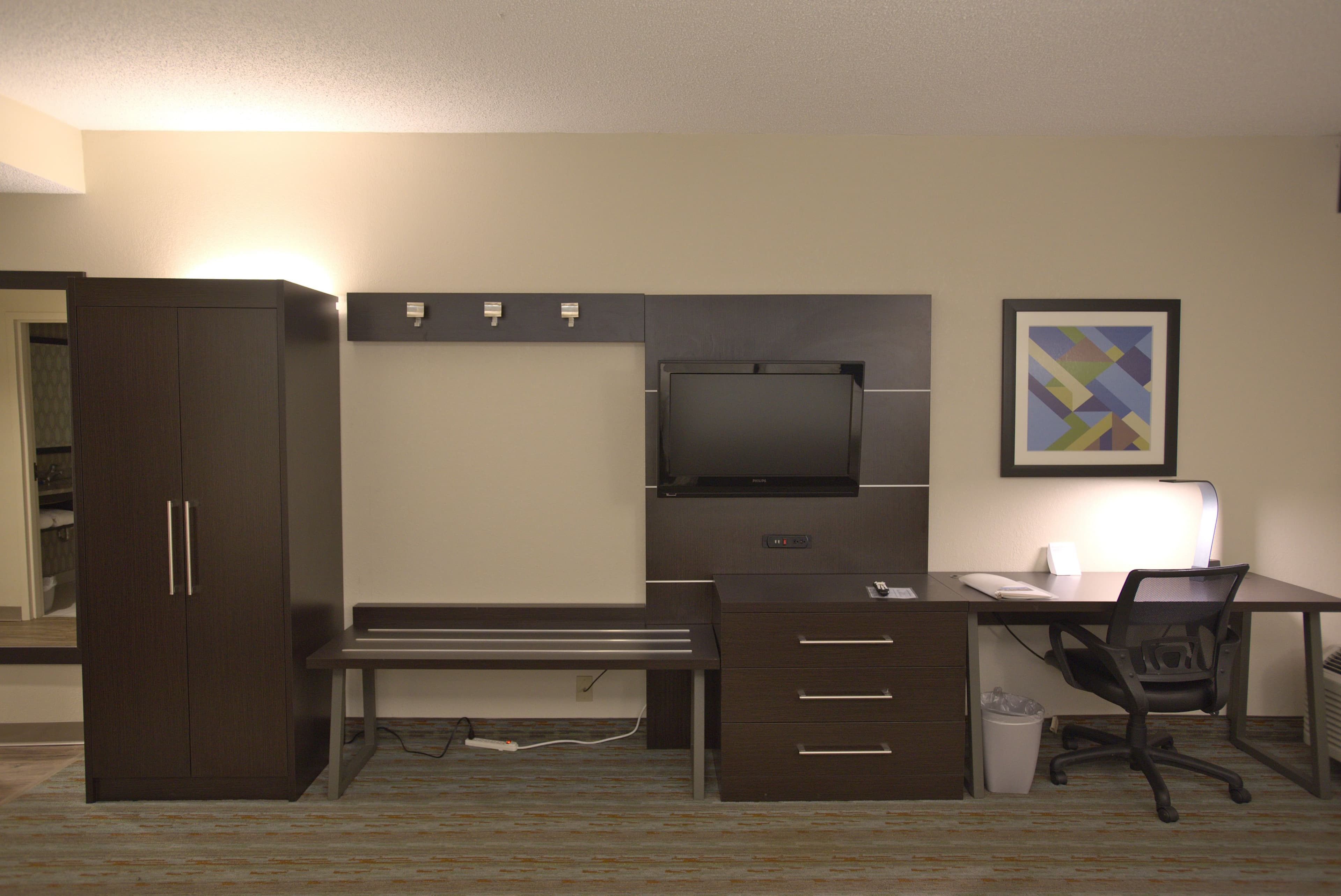 Holiday Inn Express Anderson-I-85 (Exit 27-Hwy 81) - Image 2