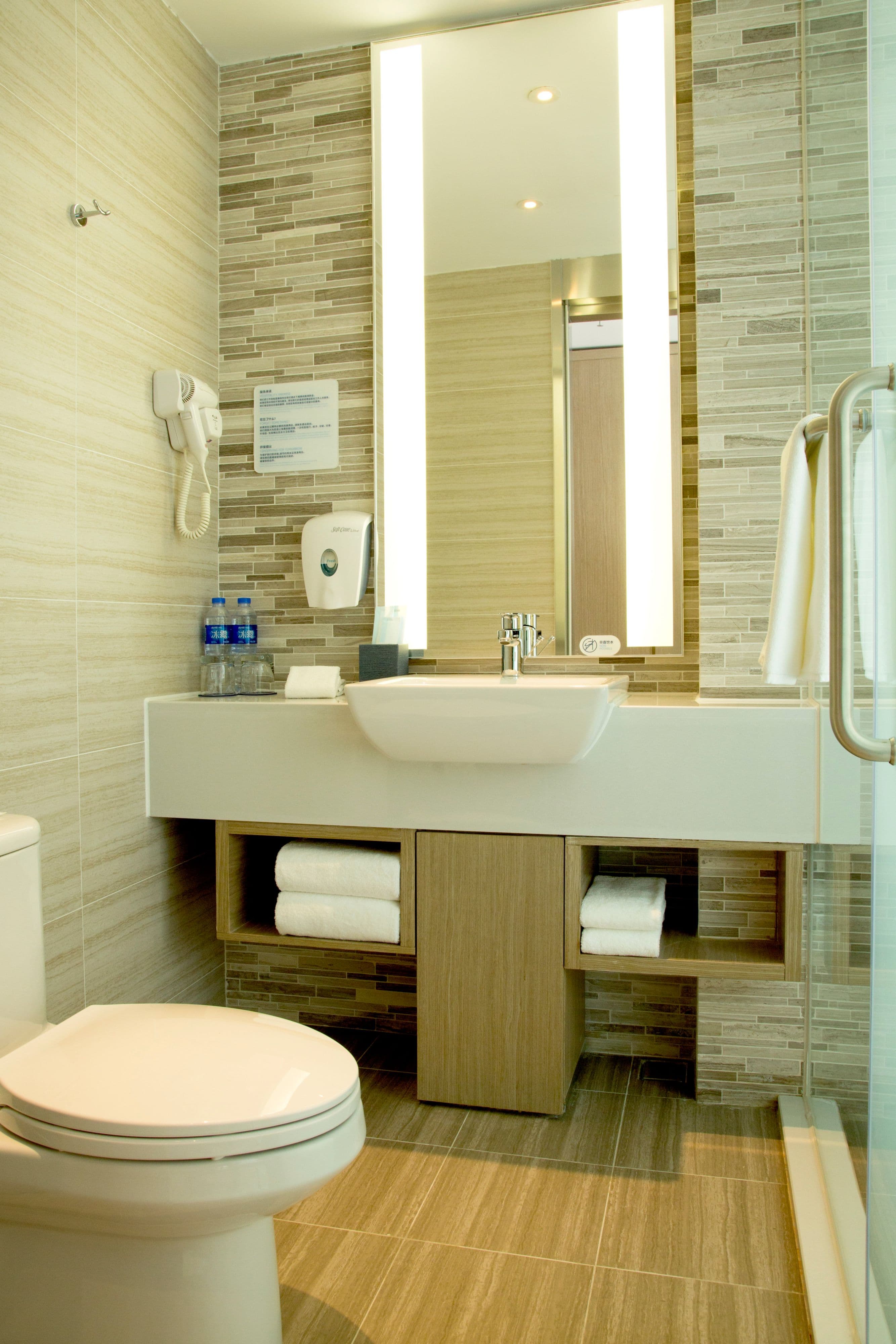 Holiday Inn Express Anshan Downtown — 8