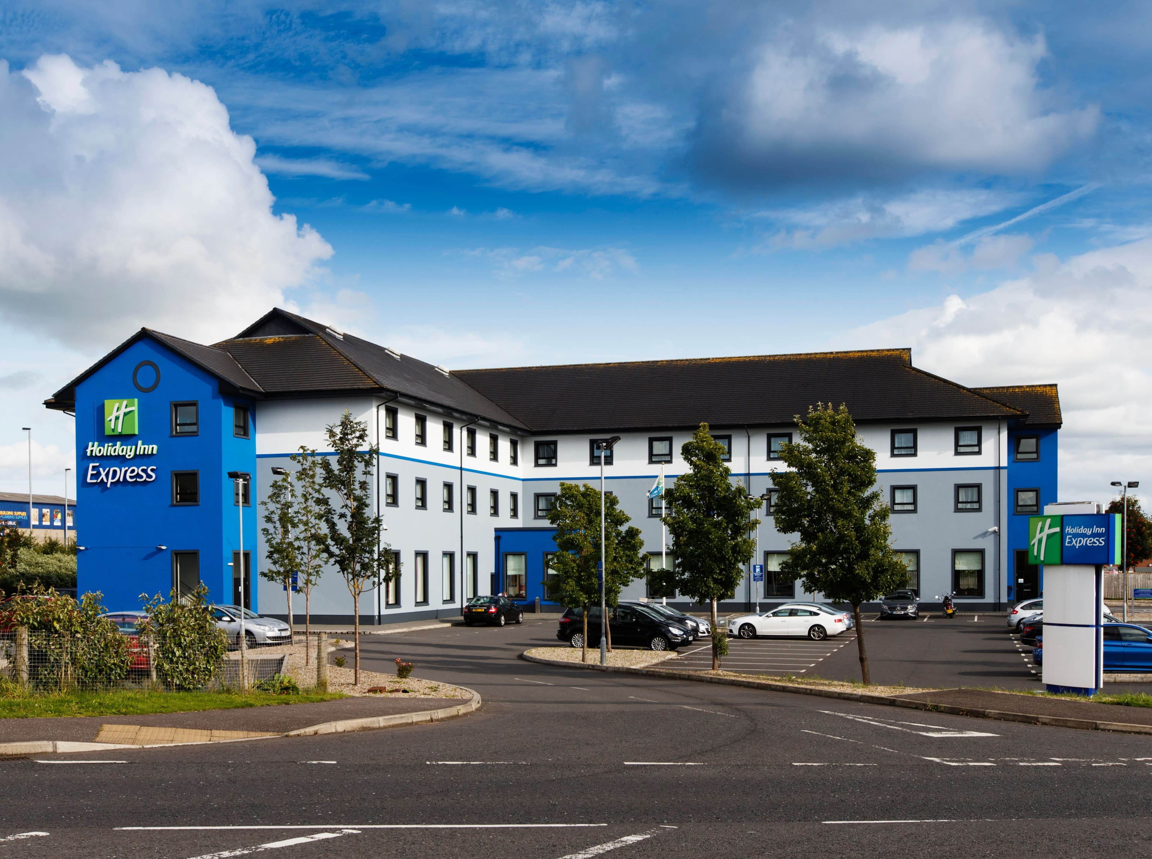 Holiday Inn Express Antrim - M2, Jct.1 - Image 1