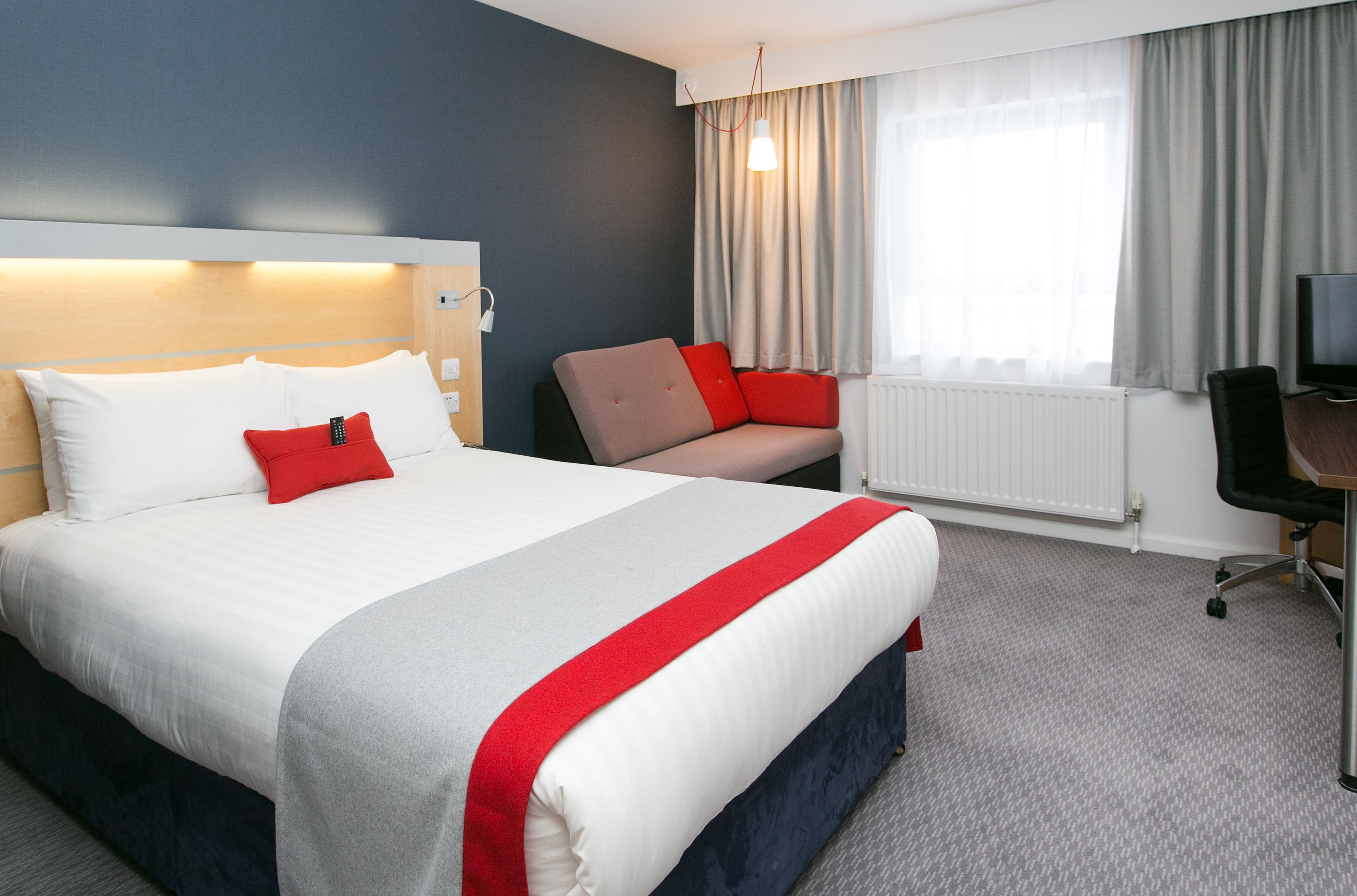 Holiday Inn Express Antrim - M2, Jct.1 - Image 2