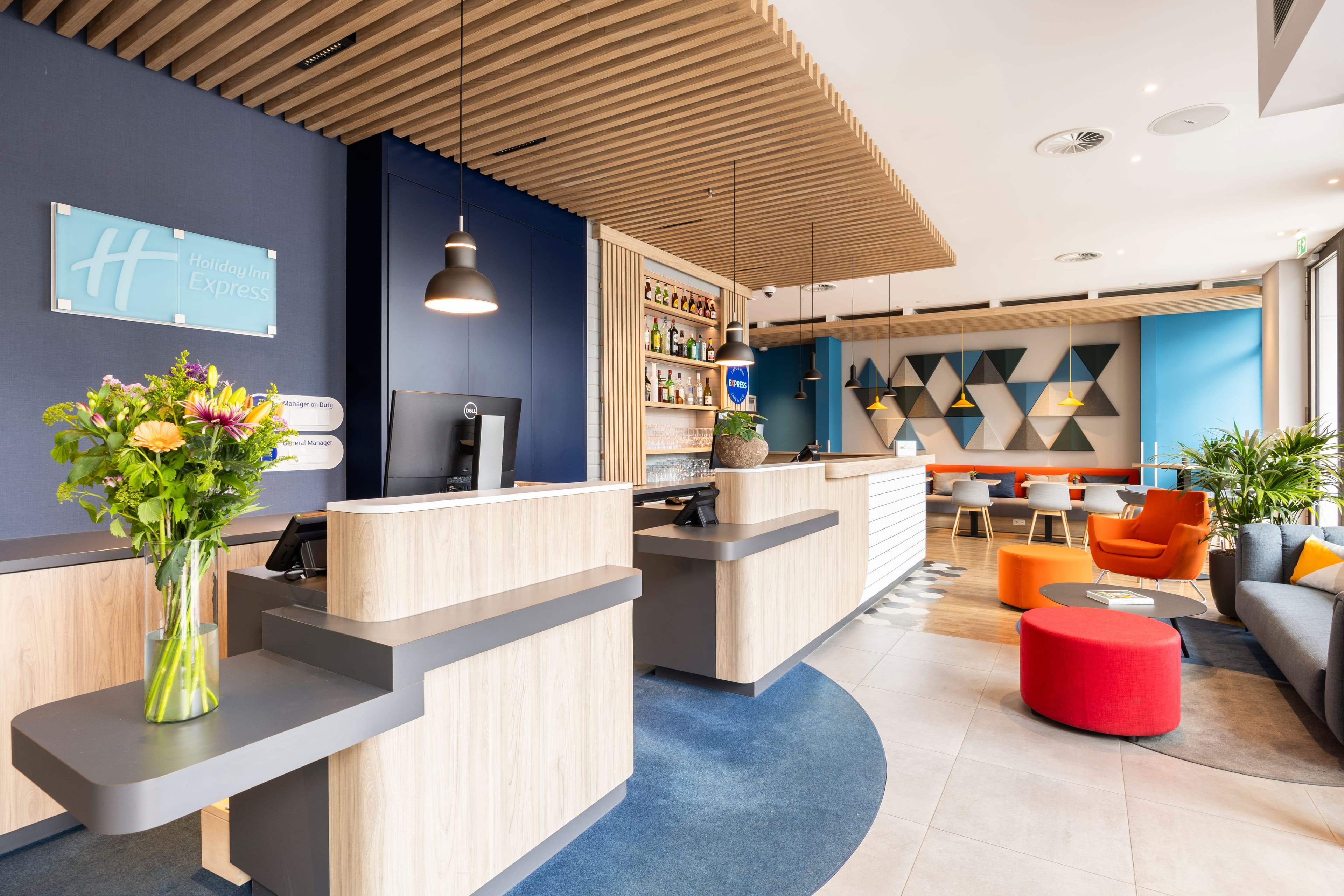 Holiday Inn Express Antwerp - City Centre - Image 1