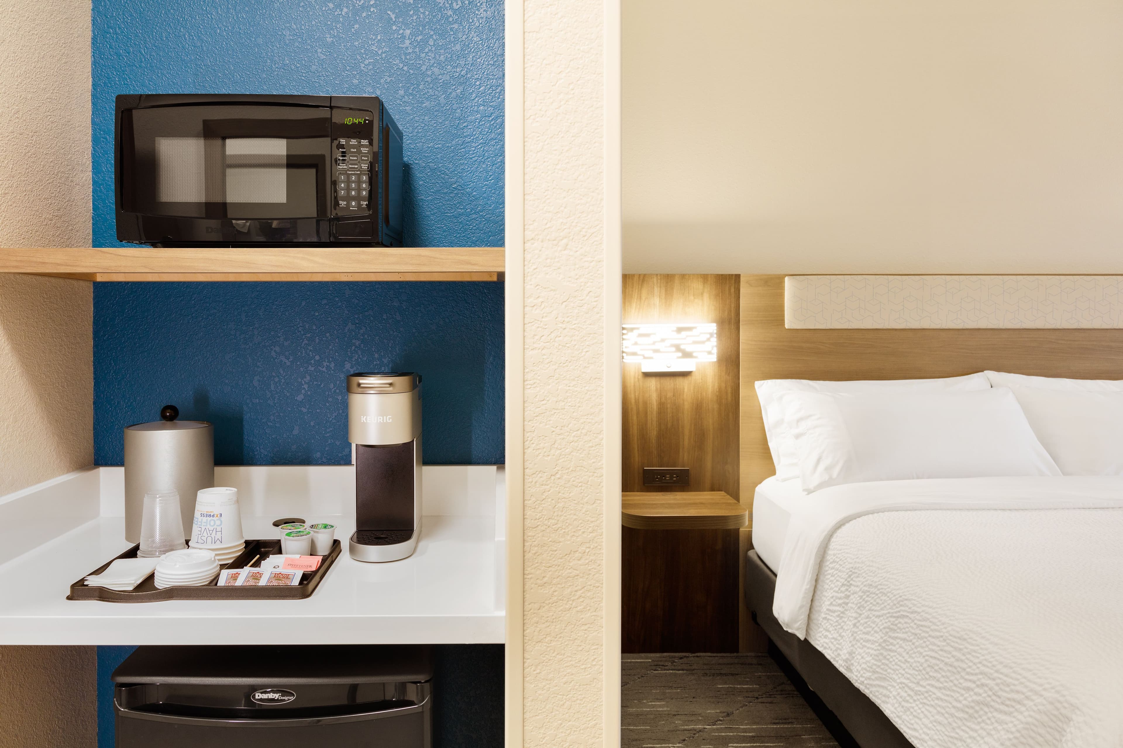 Holiday Inn Express Apex-Raleigh - Image 4