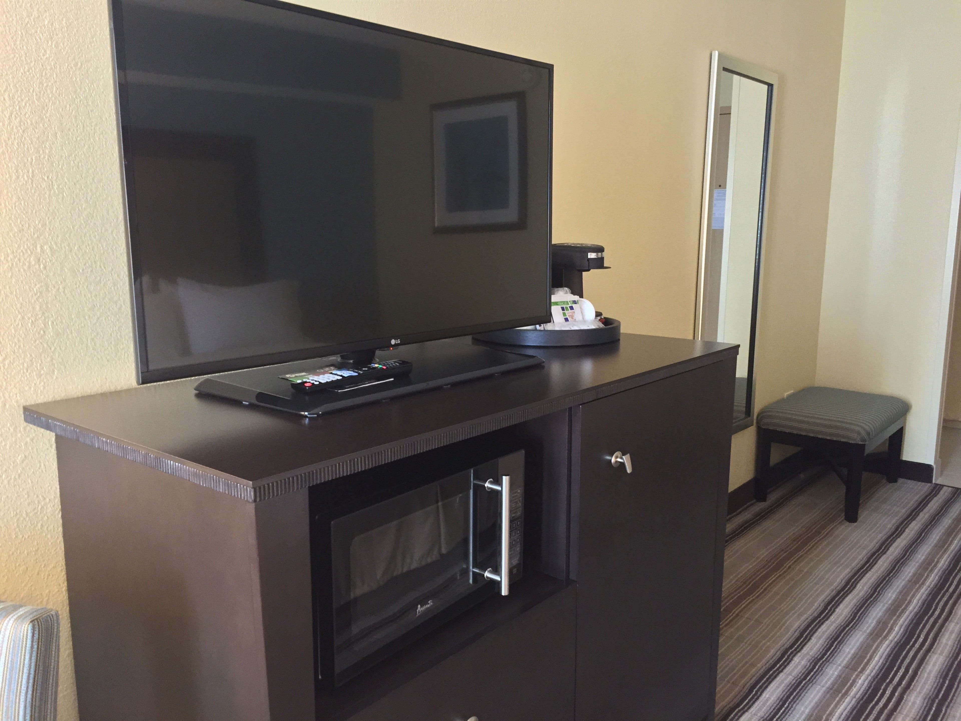 Holiday Inn Express Chicago NW - Arlington Heights - Image 4