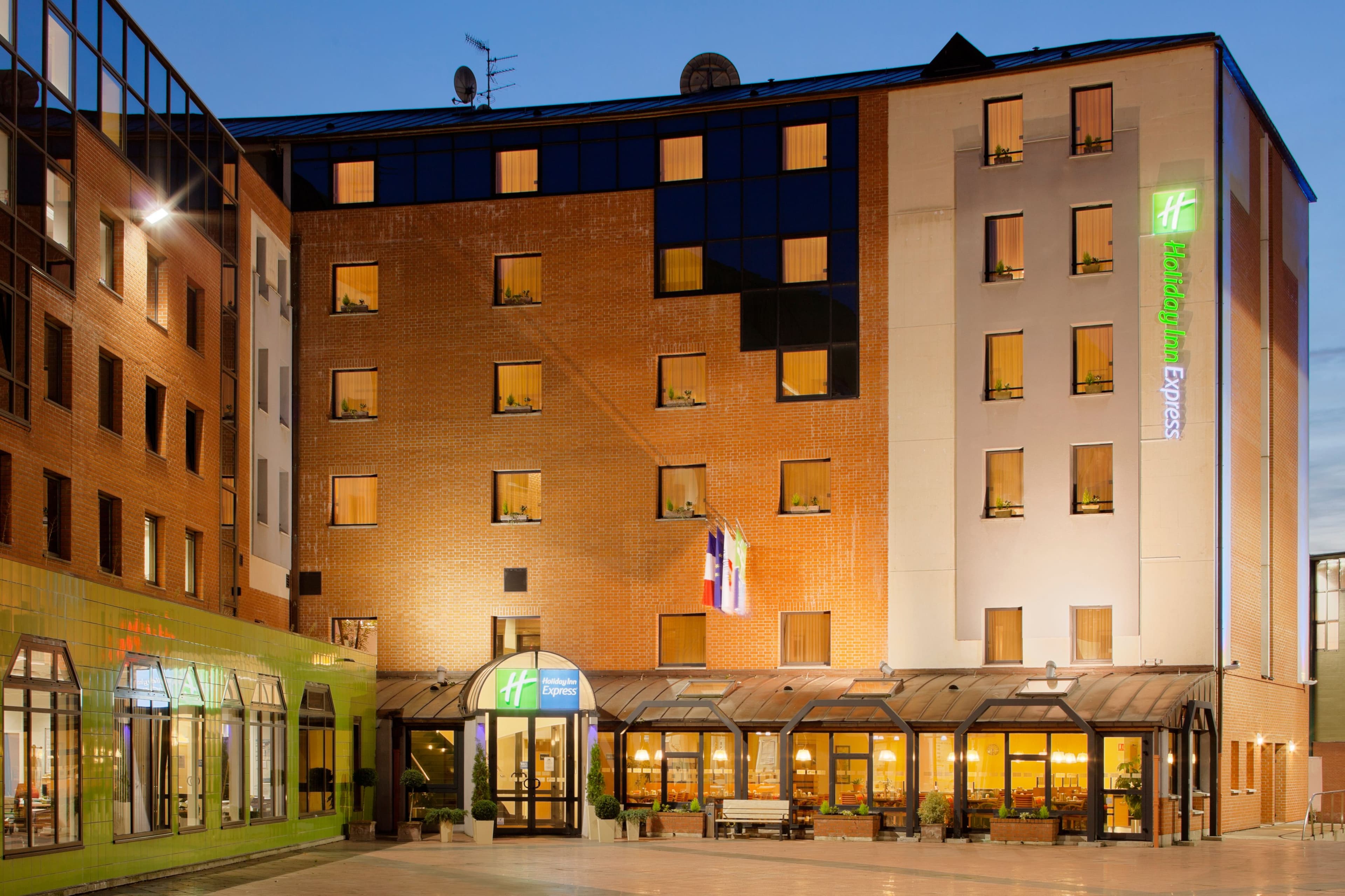 Holiday Inn Express Arras - Image 1