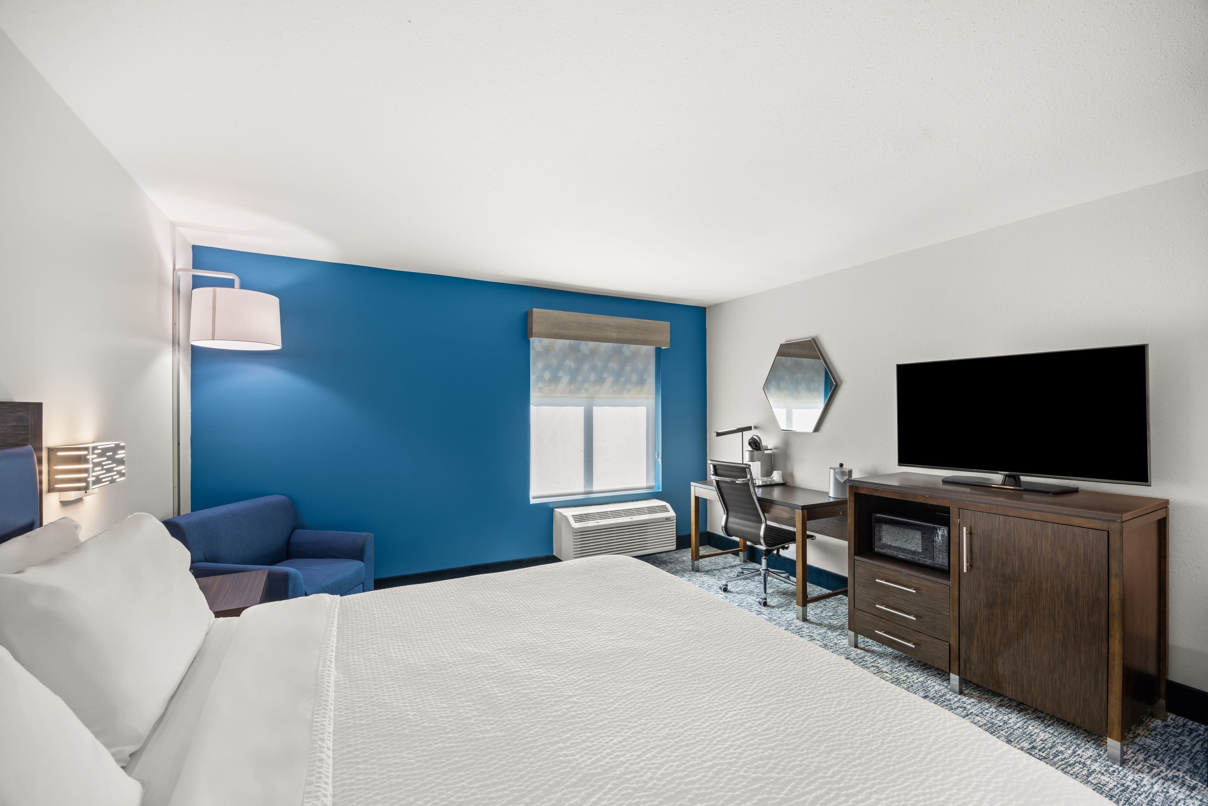 Holiday Inn Express Asheville - Woodfin — 12