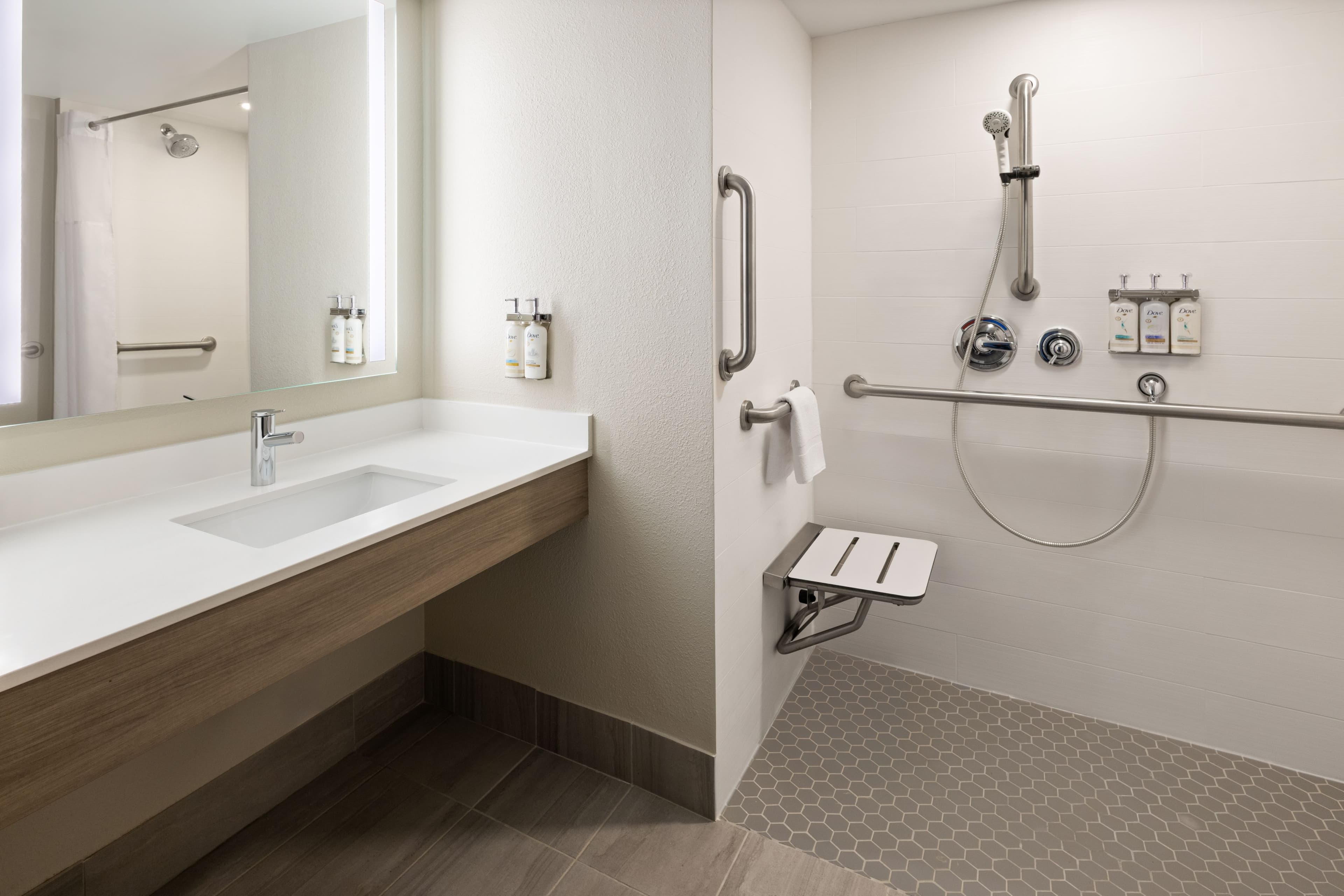 Holiday Inn Express Augusta Downtown — 6