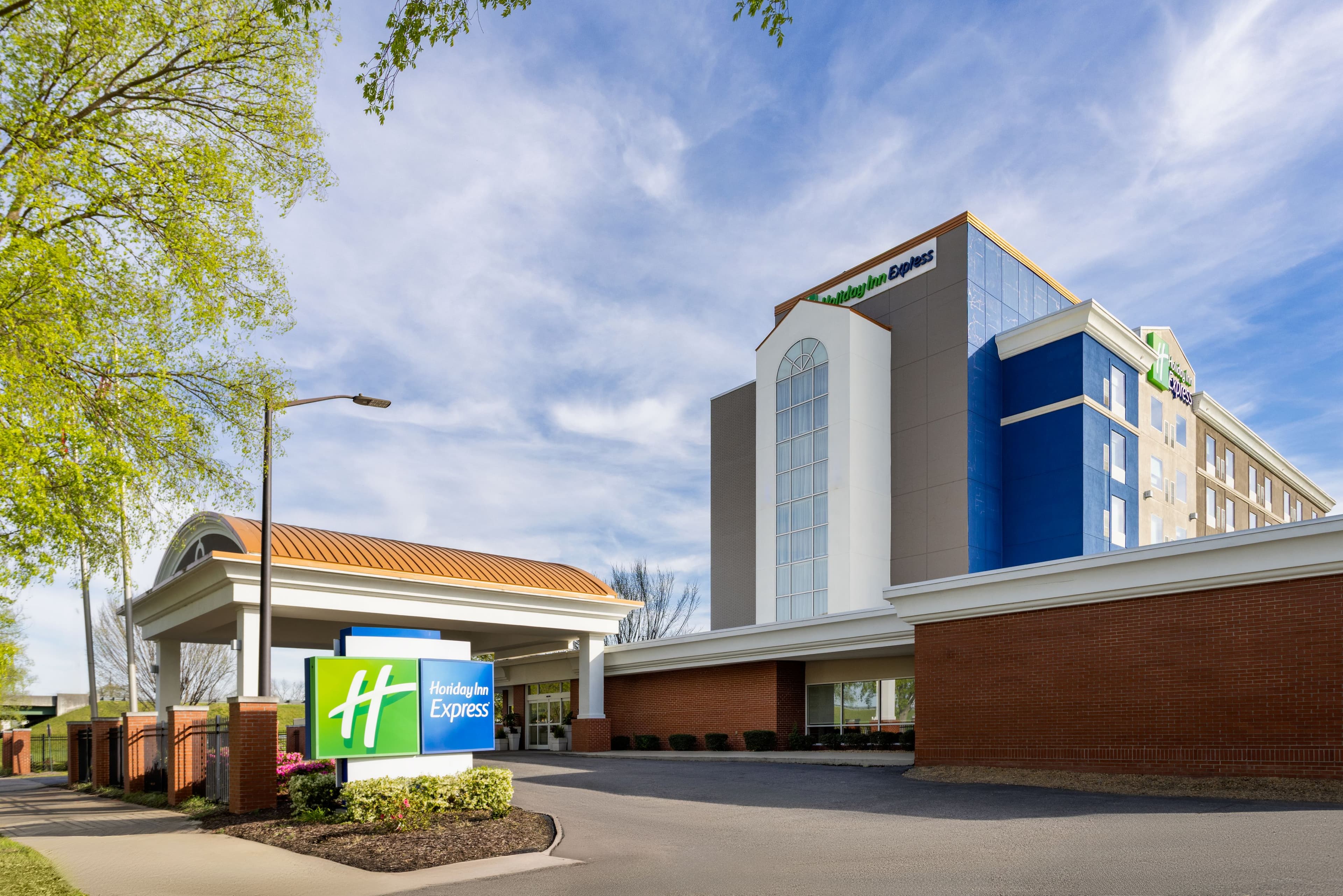 Holiday Inn Express Augusta Downtown - Image 1
