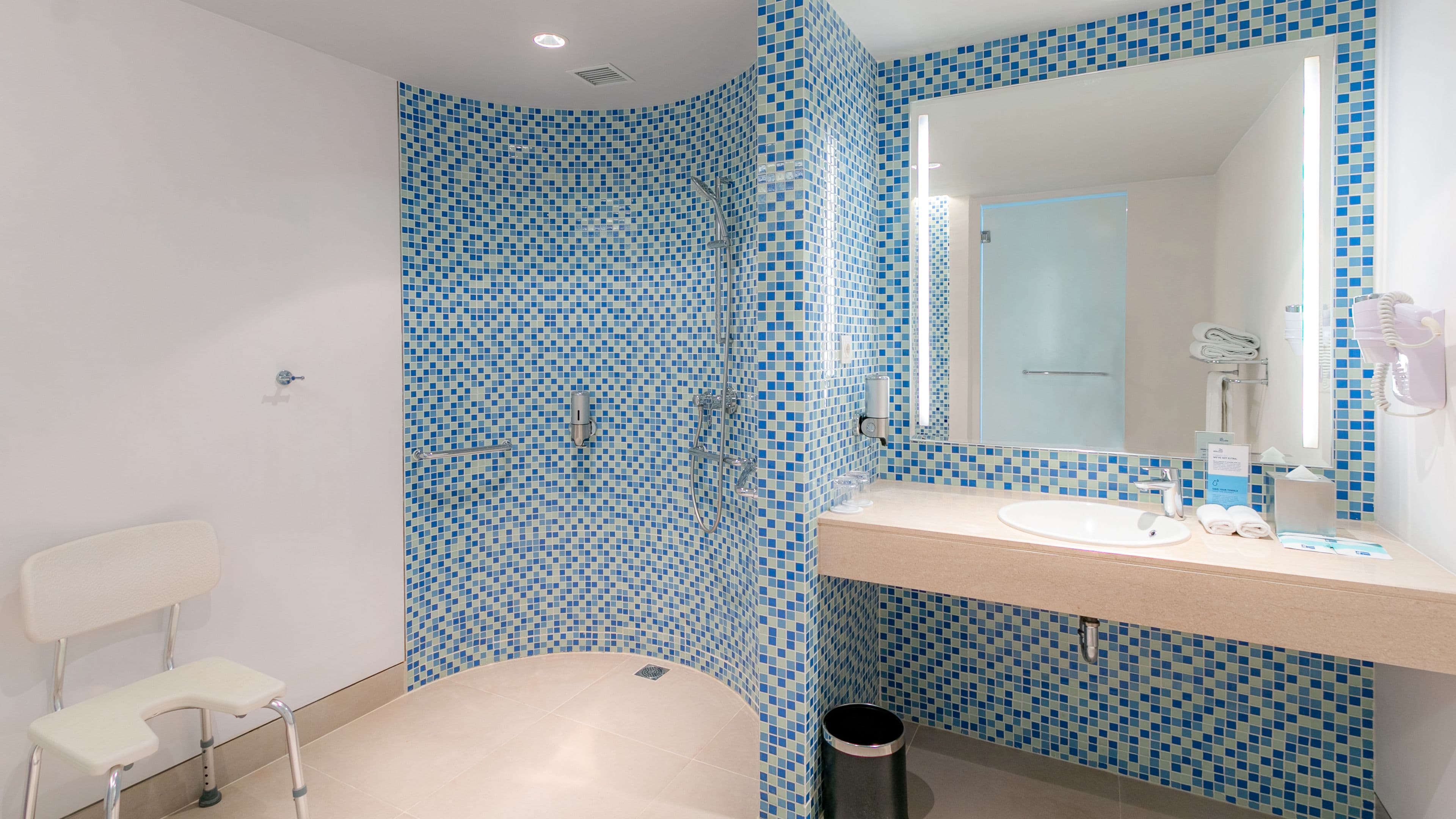 Holiday Inn Express Baruna Bali — 11