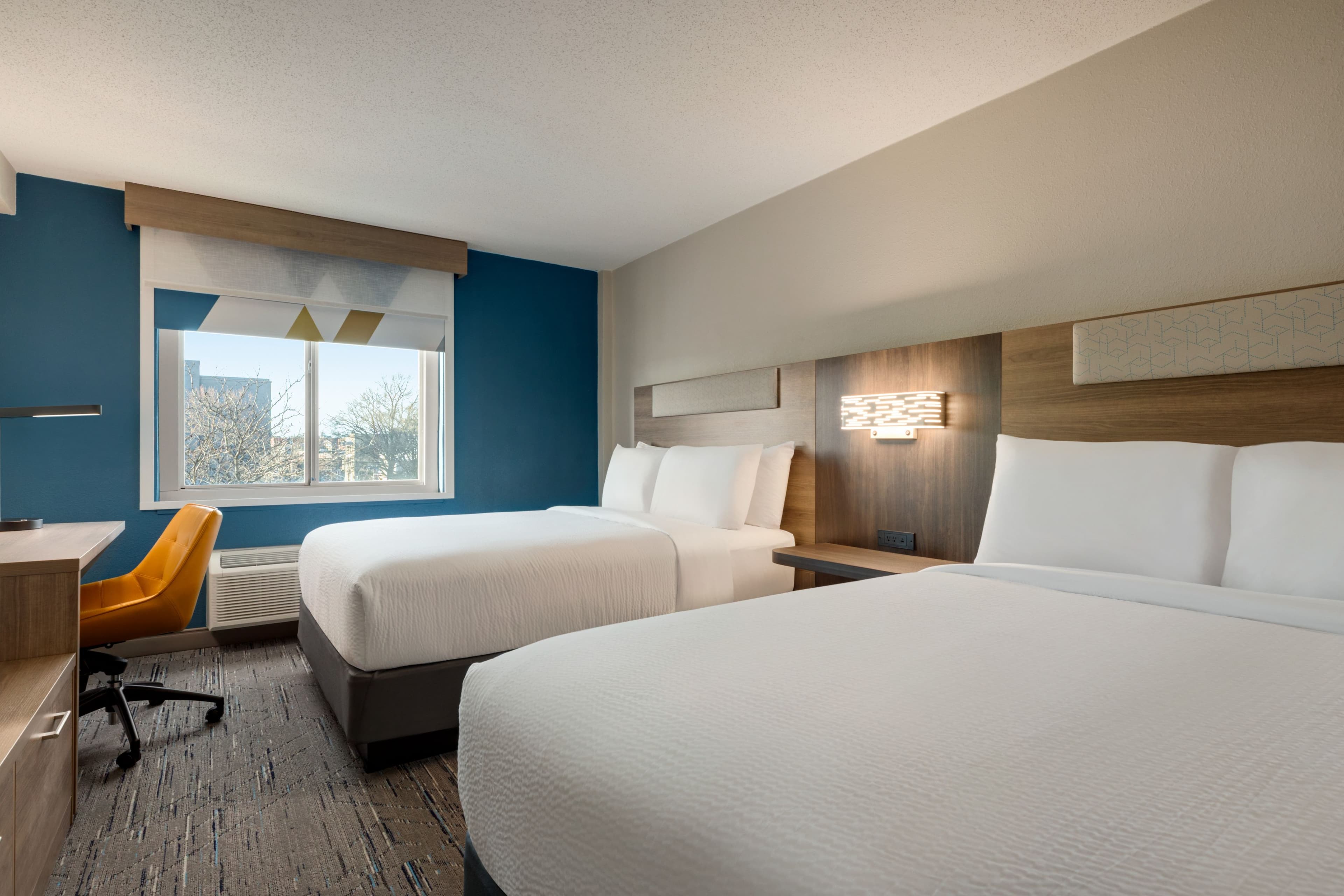 Holiday Inn Express Baltimore at the Stadiums — 17