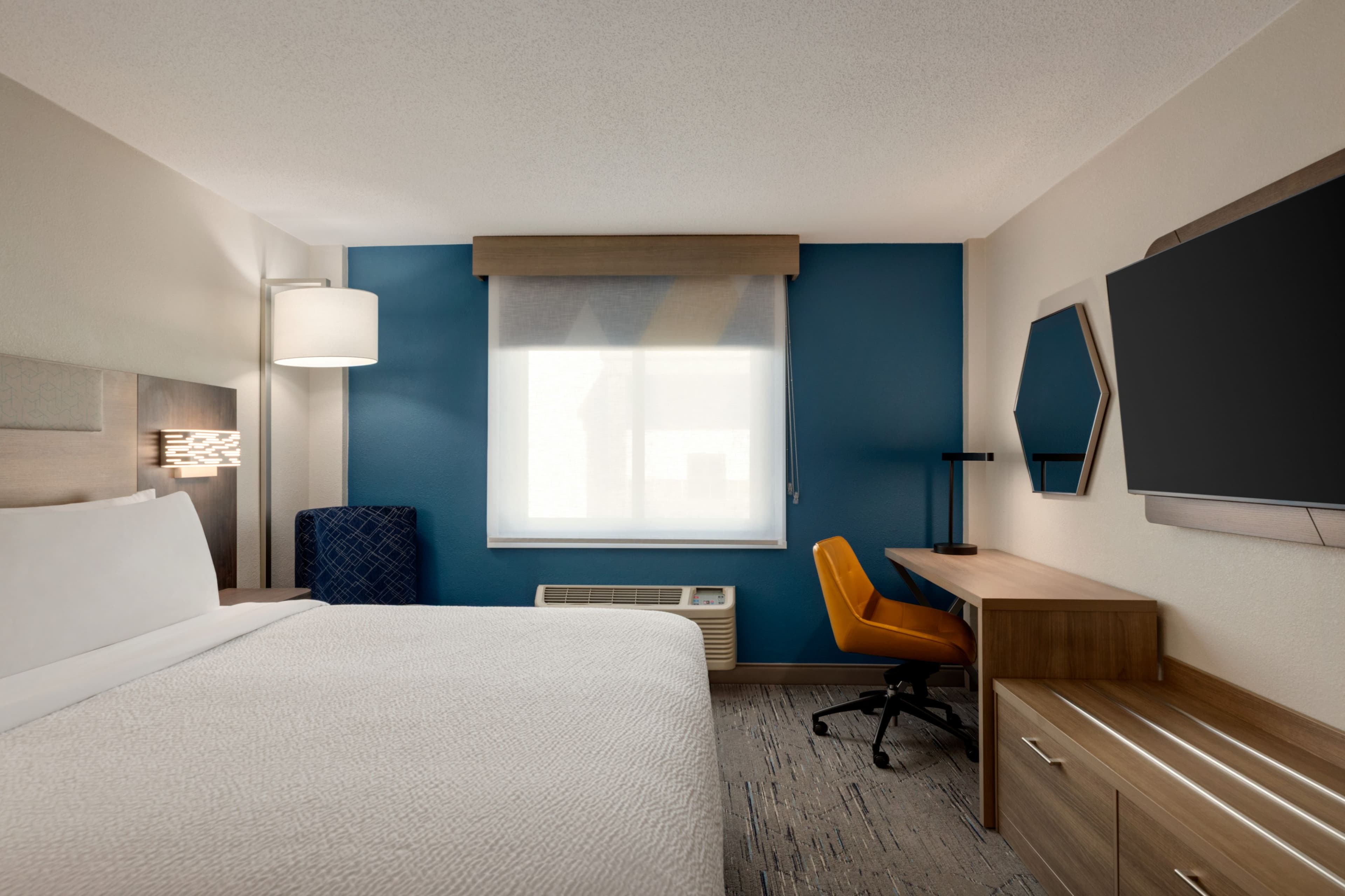 Holiday Inn Express Baltimore at the Stadiums — 13