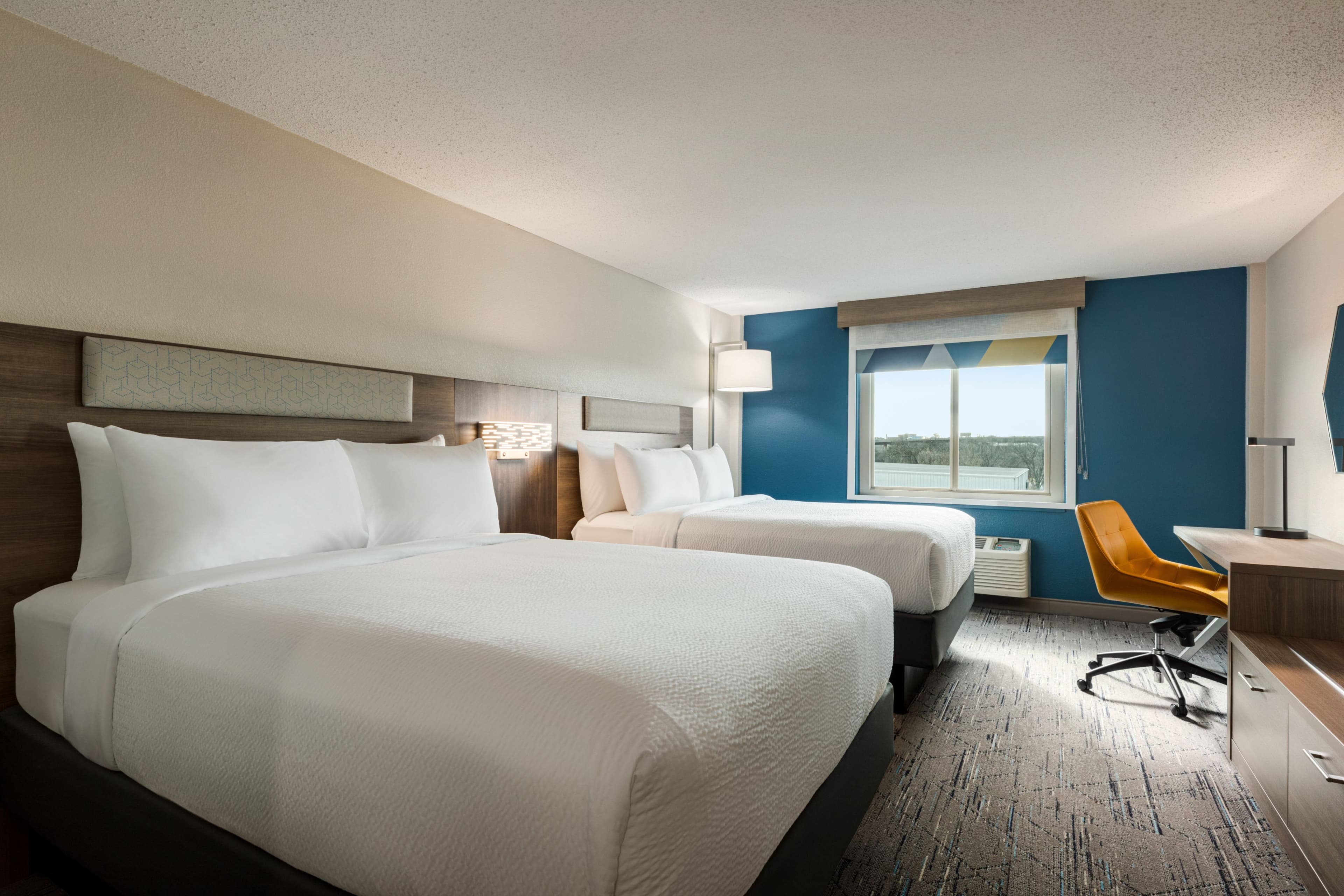 Holiday Inn Express Baltimore at the Stadiums — 28