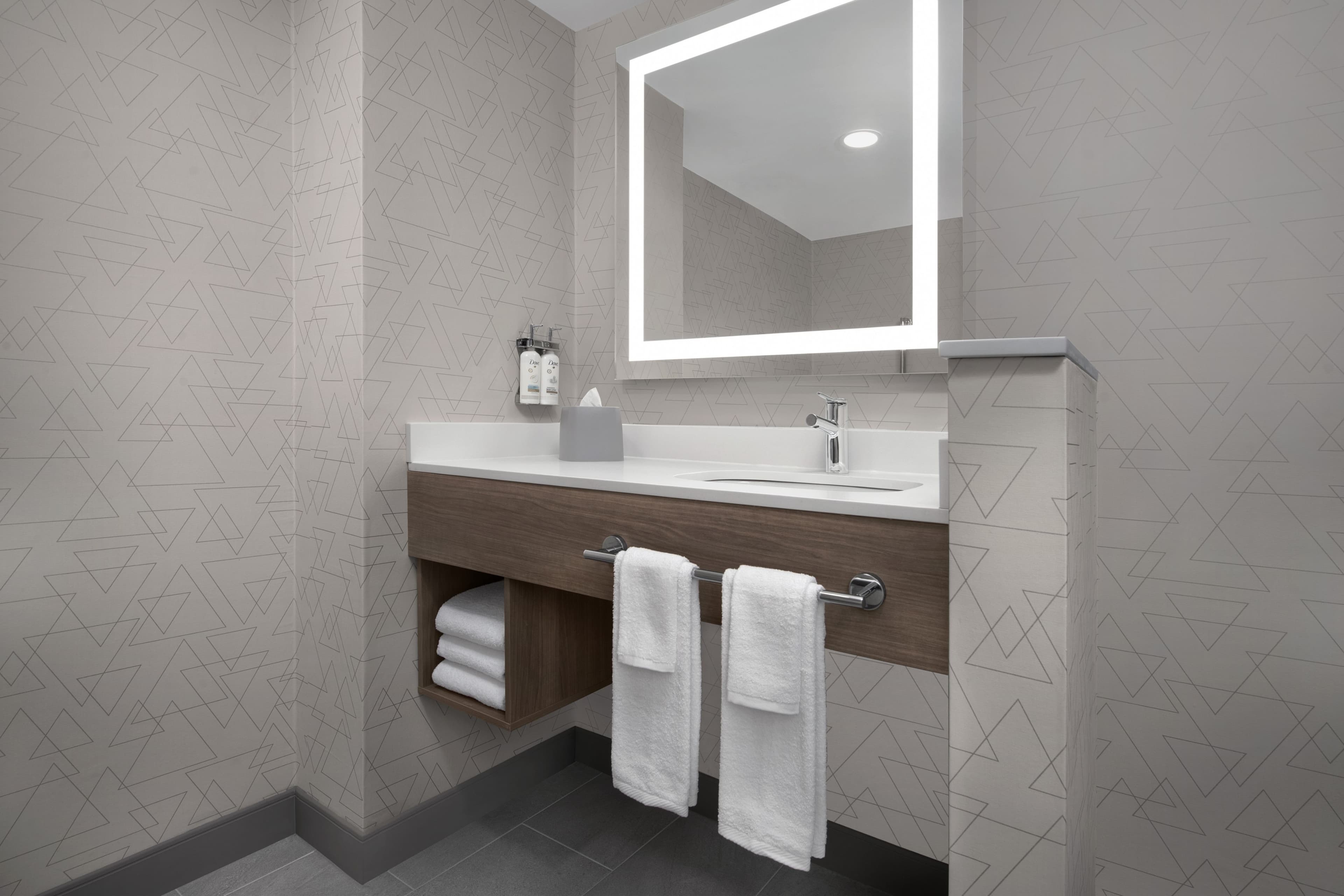 Holiday Inn Express Baltimore - BWI Airport NE — 20