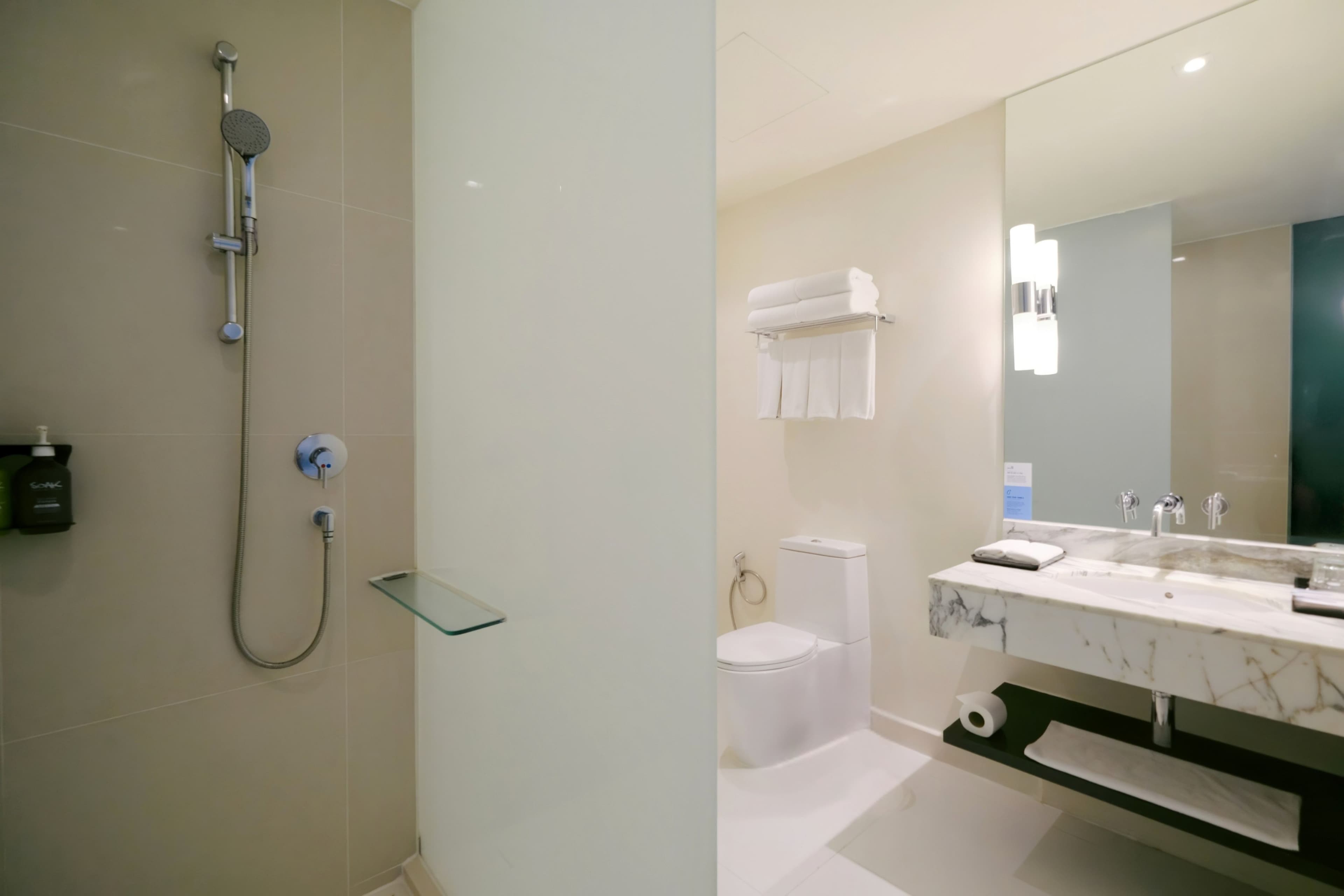 Holiday Inn Express Bangkok Siam — 38