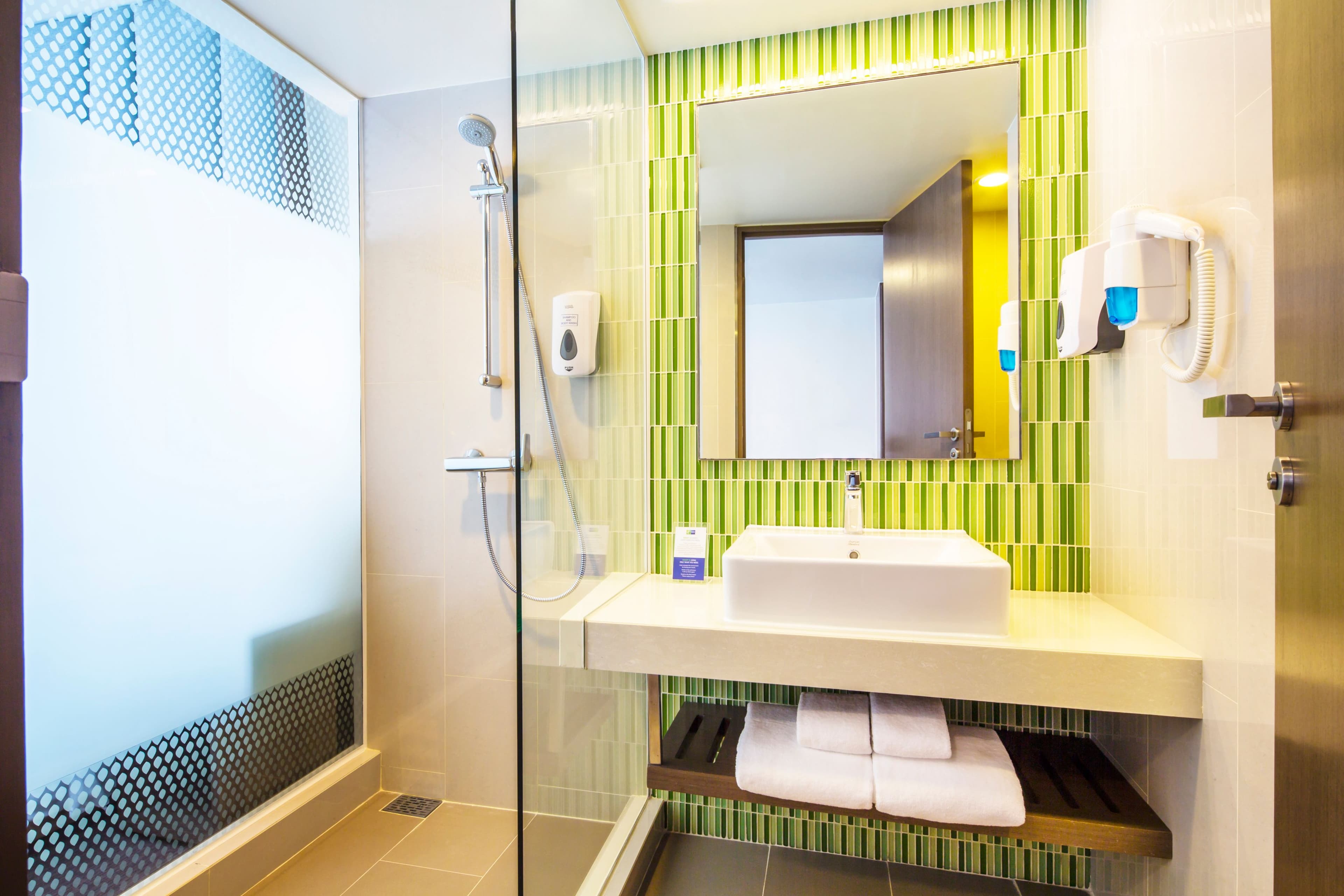 Standard Room With Free Breakfast - Image 9