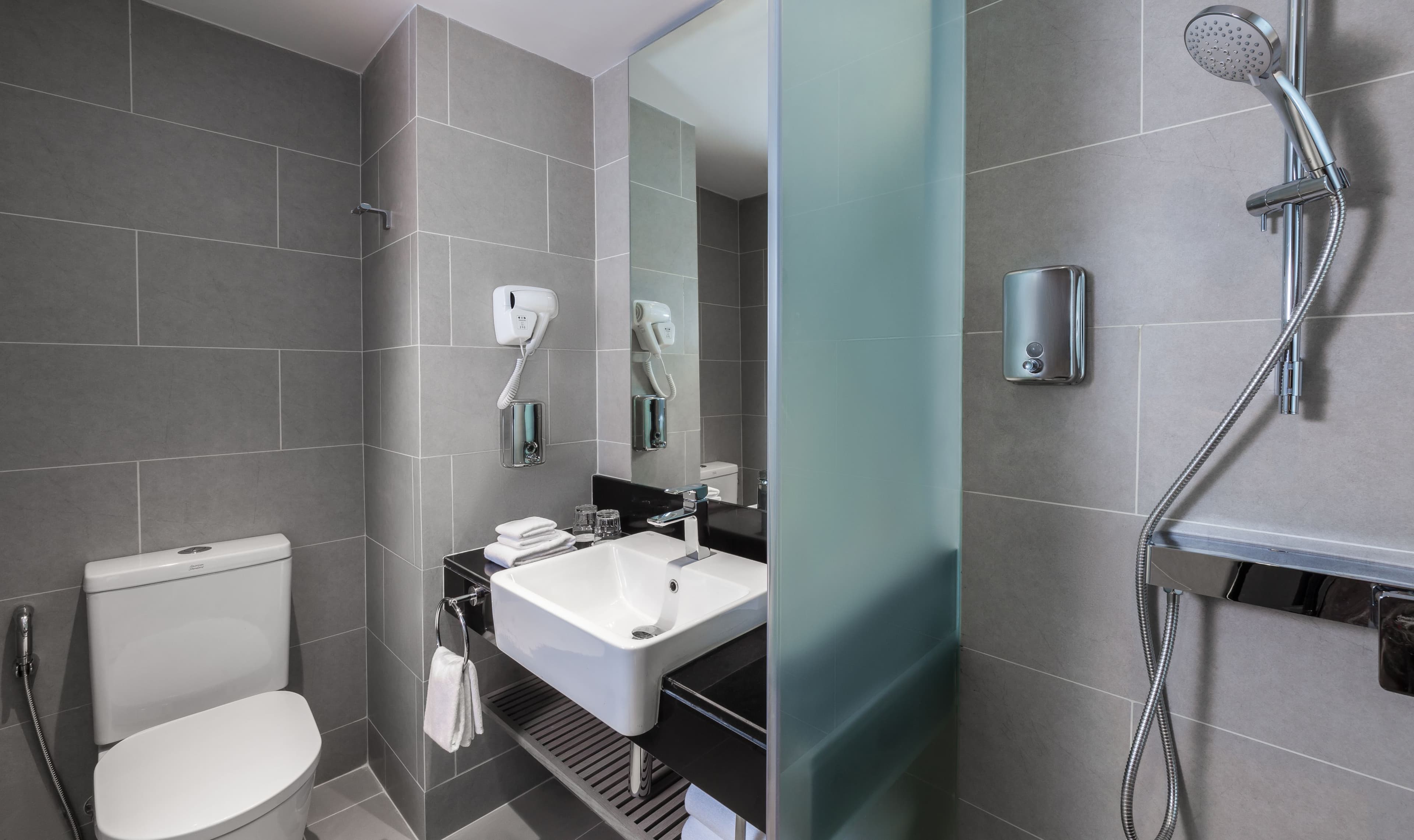 Holiday Inn Express Bangkok Soi Soonvijai — 6