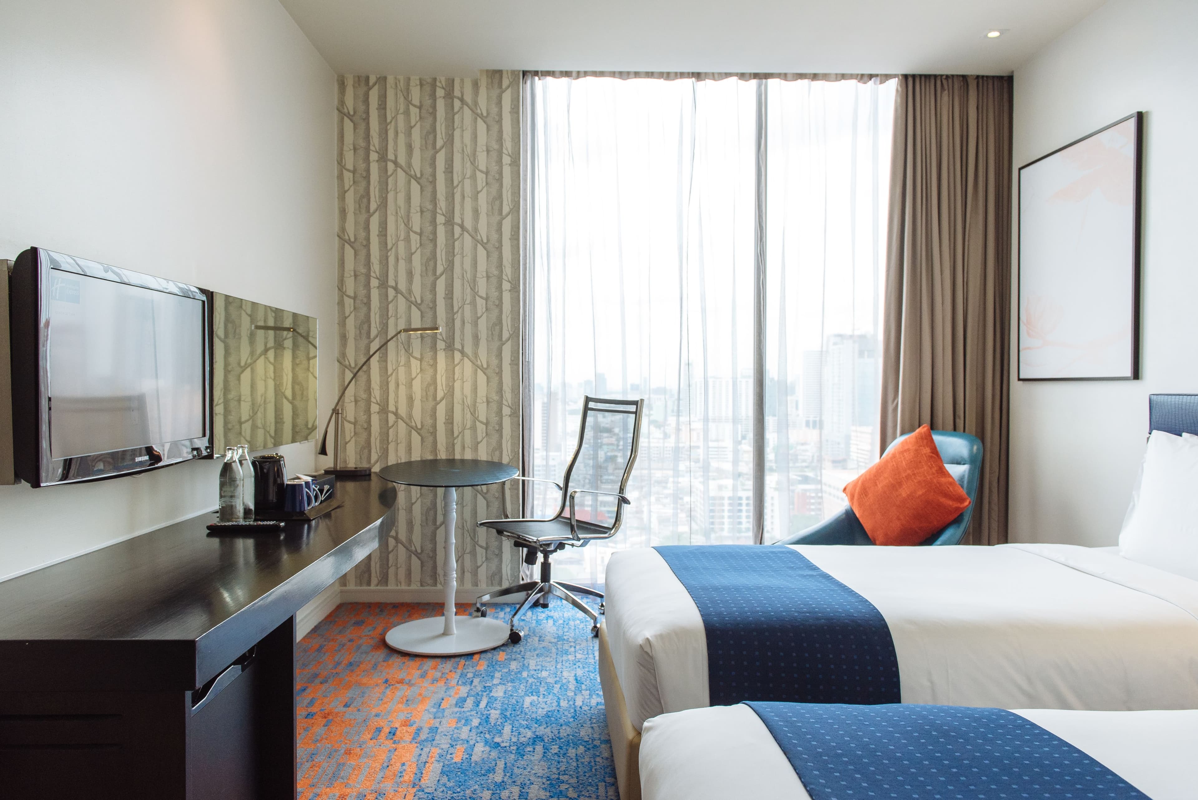 Holiday Inn Express Bangkok Siam — 127