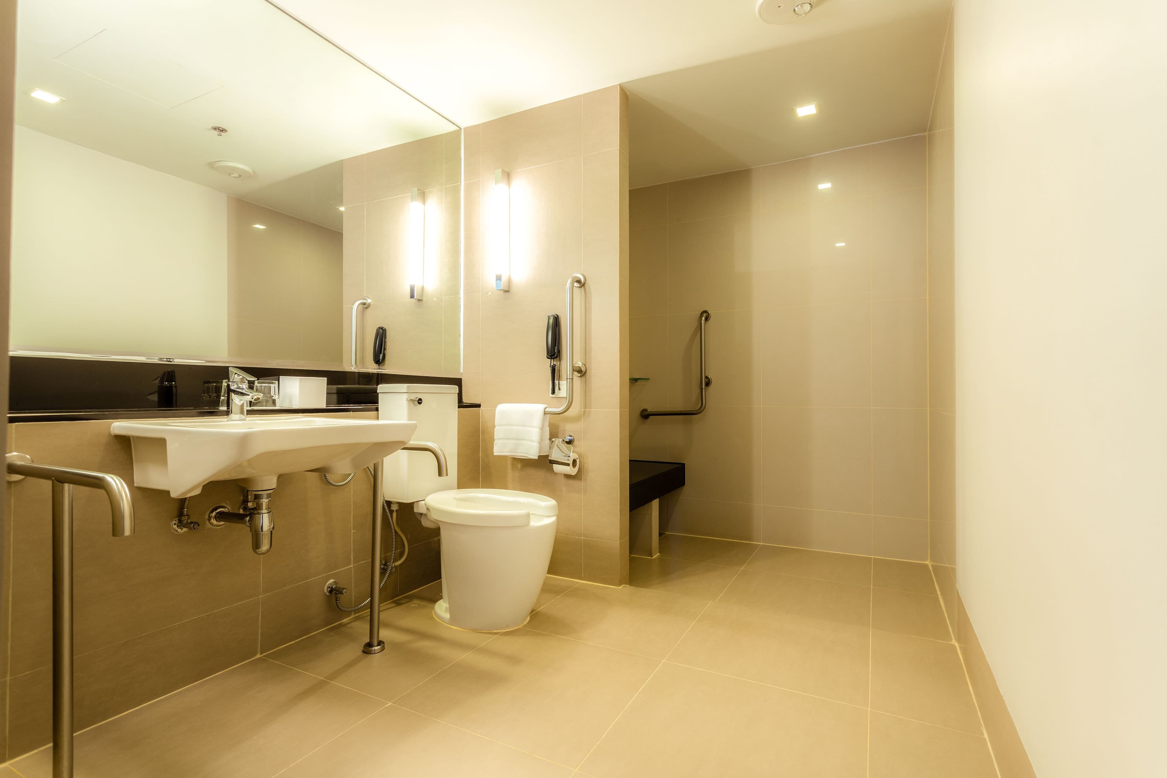 Holiday Inn Express Bangkok Sathorn — 31